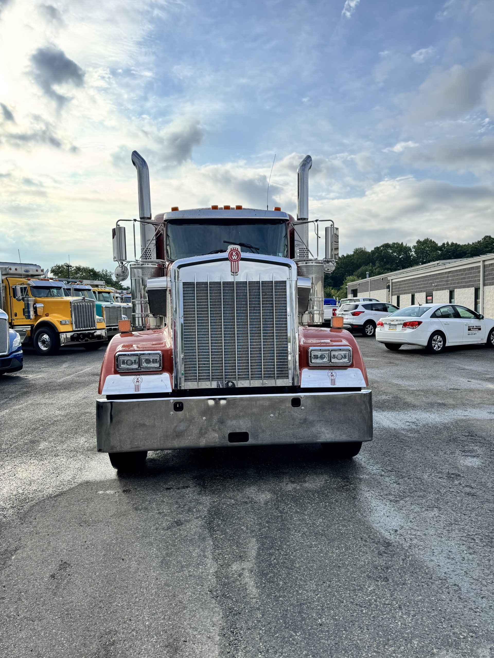 2022 KENWORTH W900L - image 2 of 6