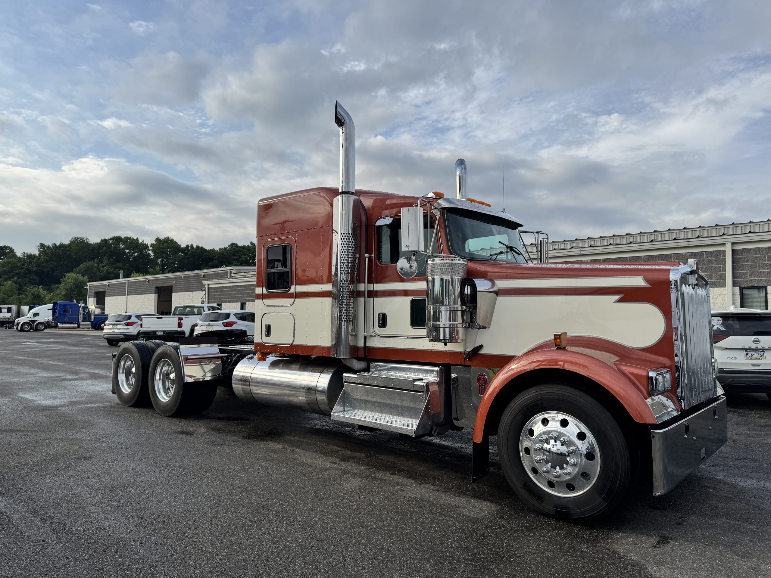2022 KENWORTH W900L - image 3 of 6