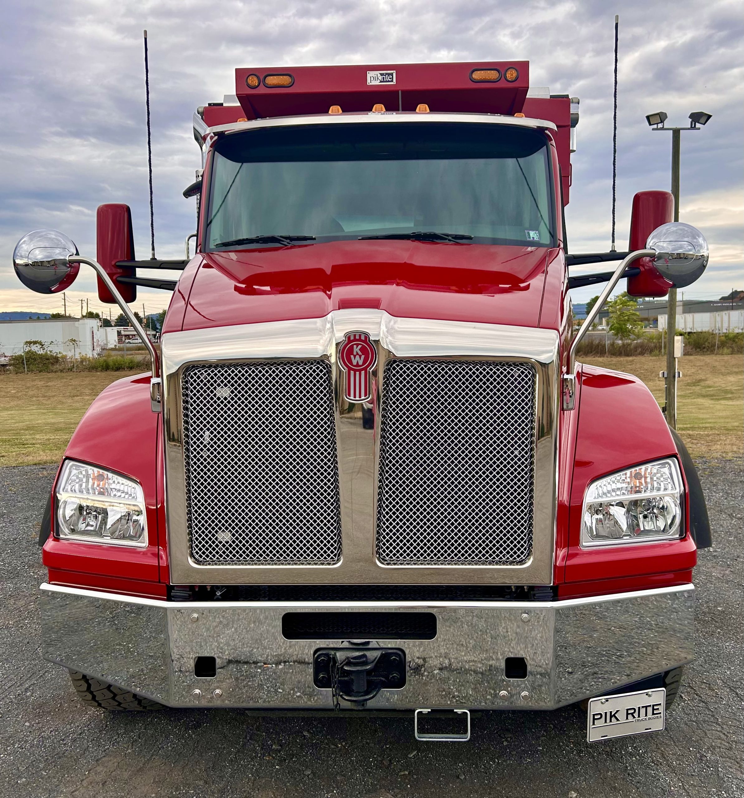 2025 KENWORTH T880 - image 2 of 6