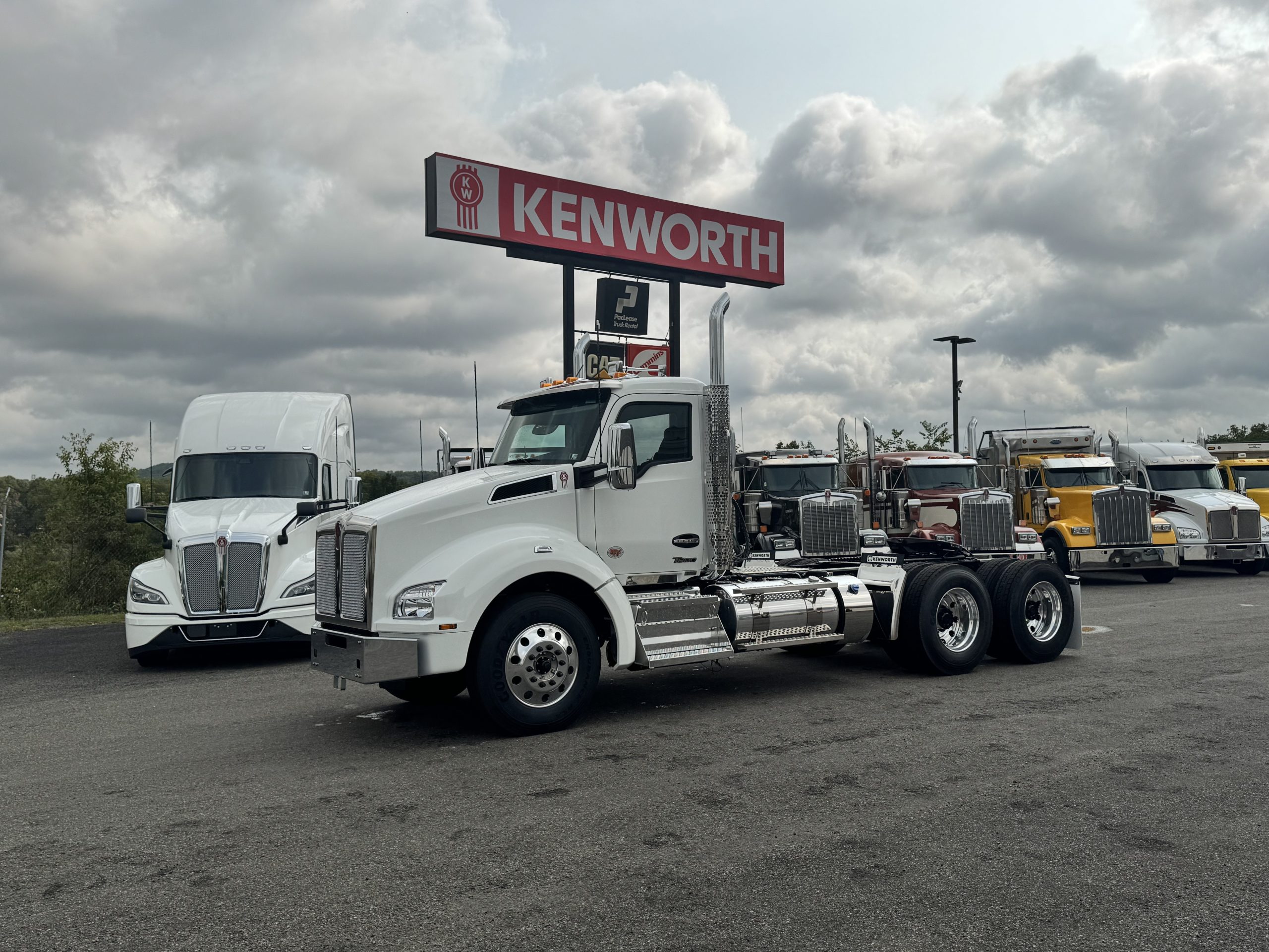 2026 KENWORTH T880 - image 1 of 6