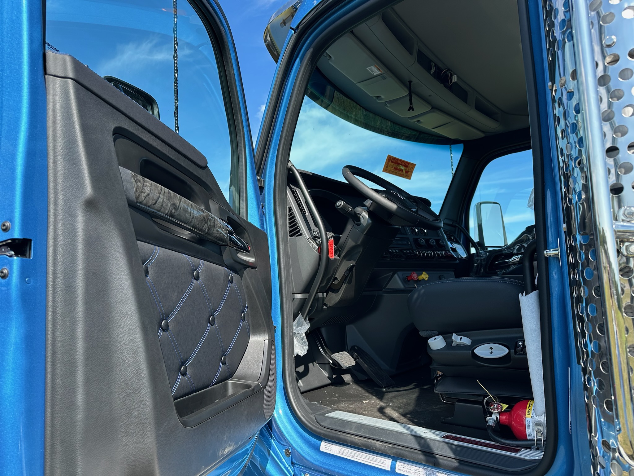 2026 KENWORTH W990 - image 6 of 6