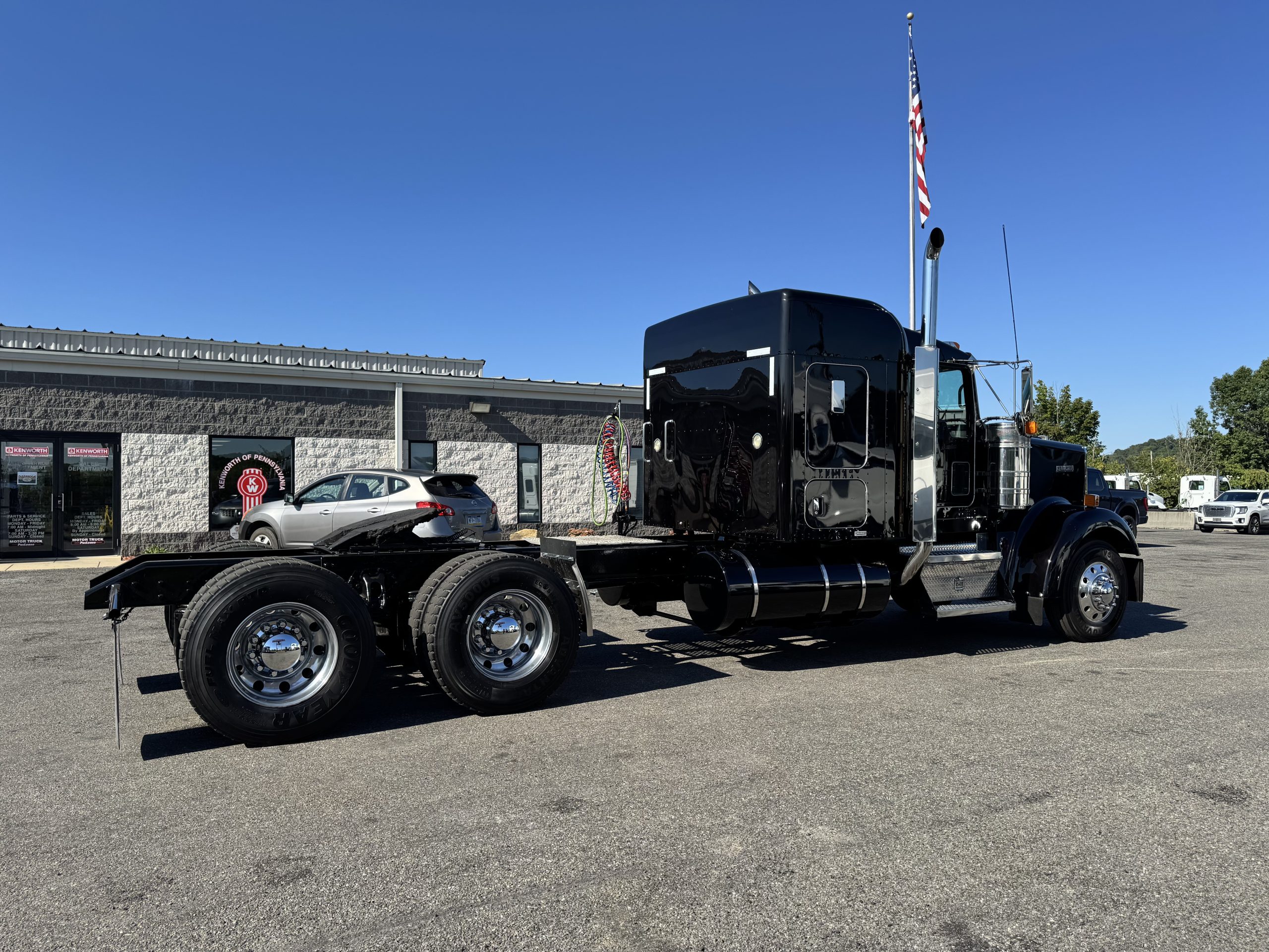 2018 KENWORTH W900L - image 5 of 6
