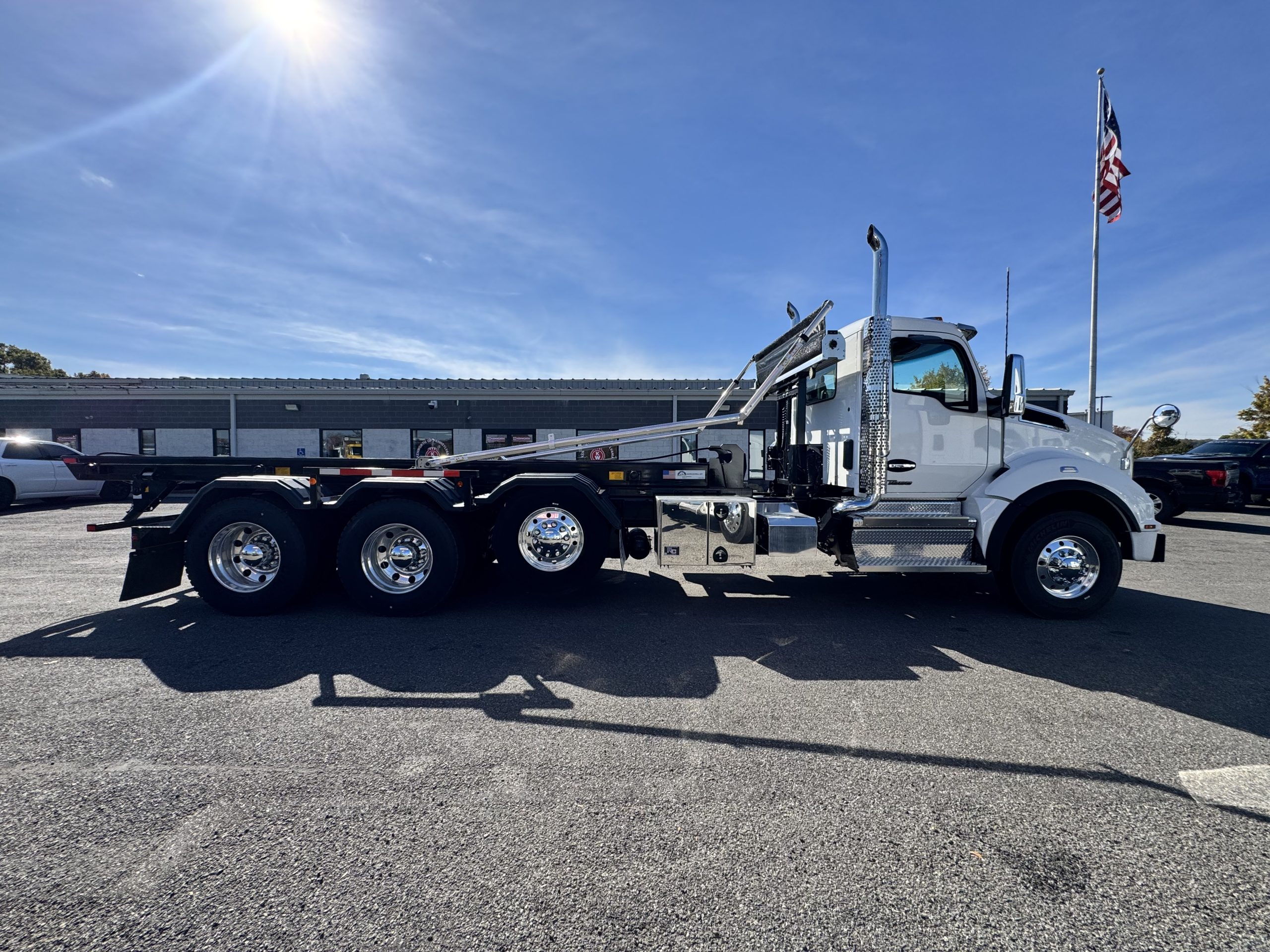 2025 KENWORTH T880 2025 KENWORTH T880 - image 4 of 6