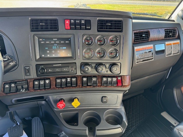 2026 KENWORTH T680 - image 4 of 6