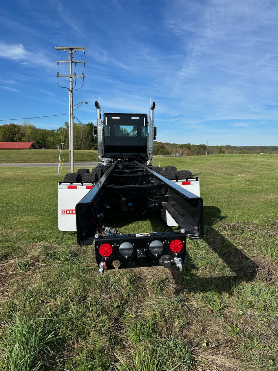2025 KENWORTH W900 - image 5 of 6