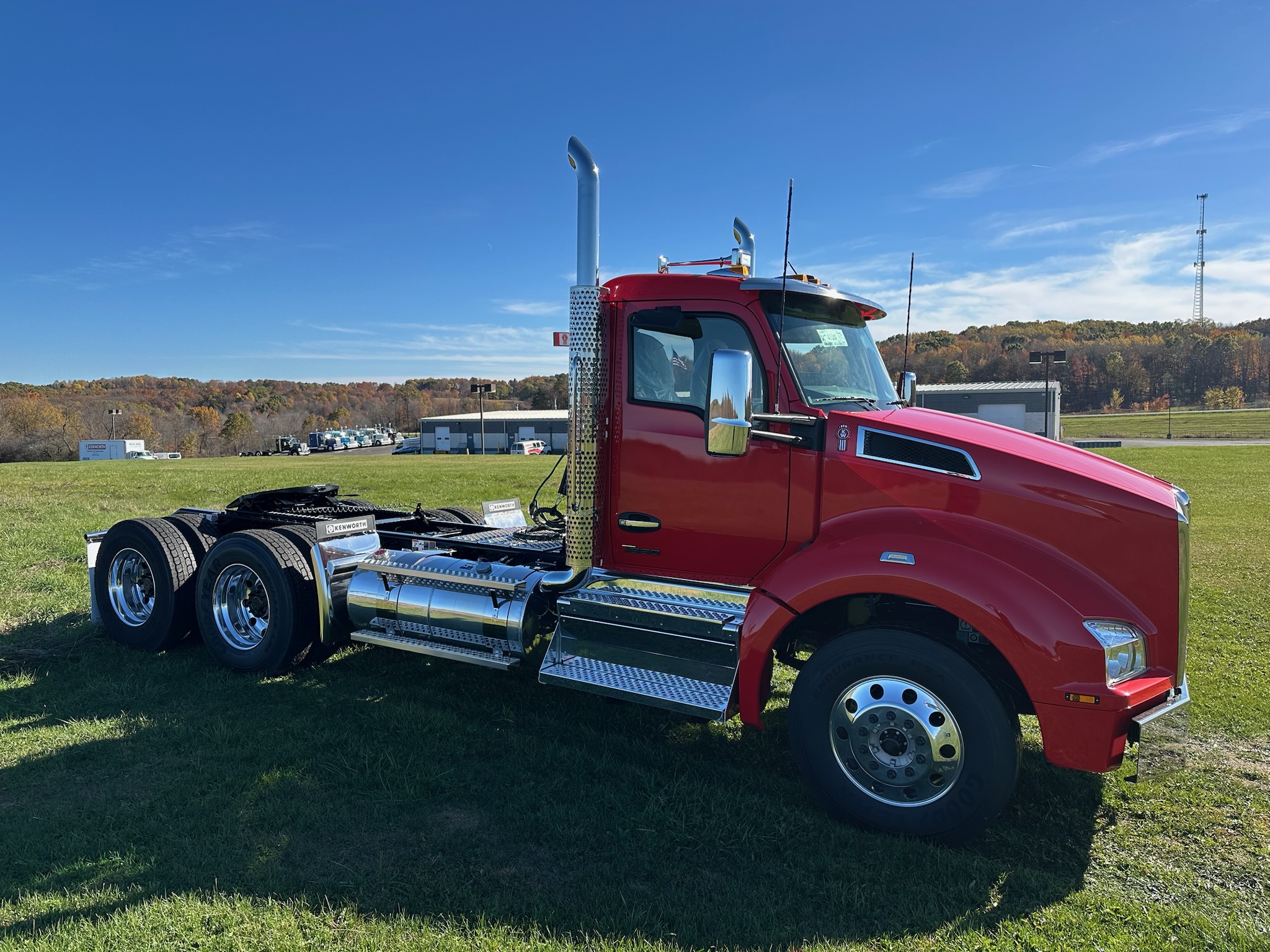 2026 KENWORTH T880 - image 2 of 6