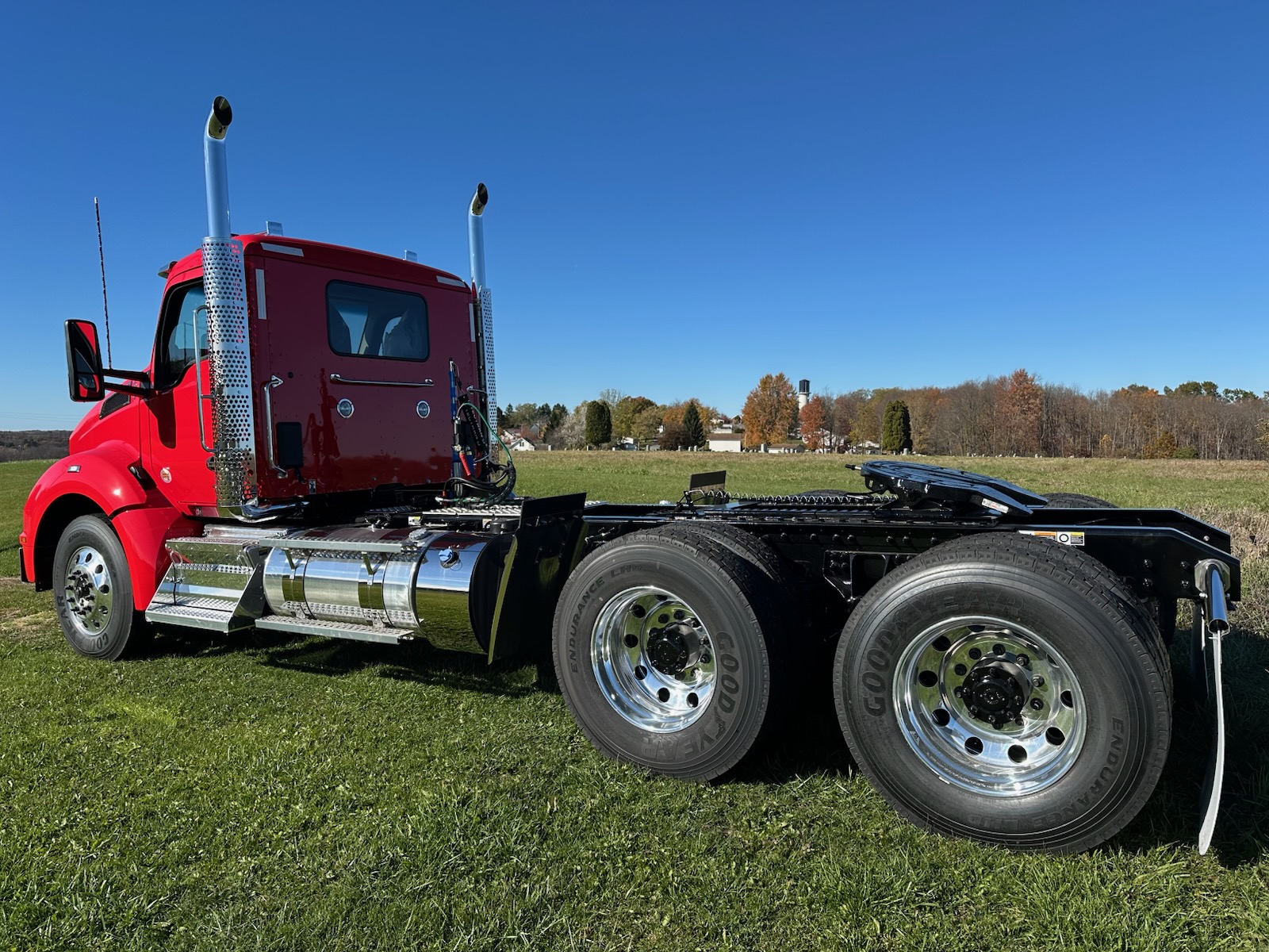 2026 KENWORTH T880 - image 3 of 6
