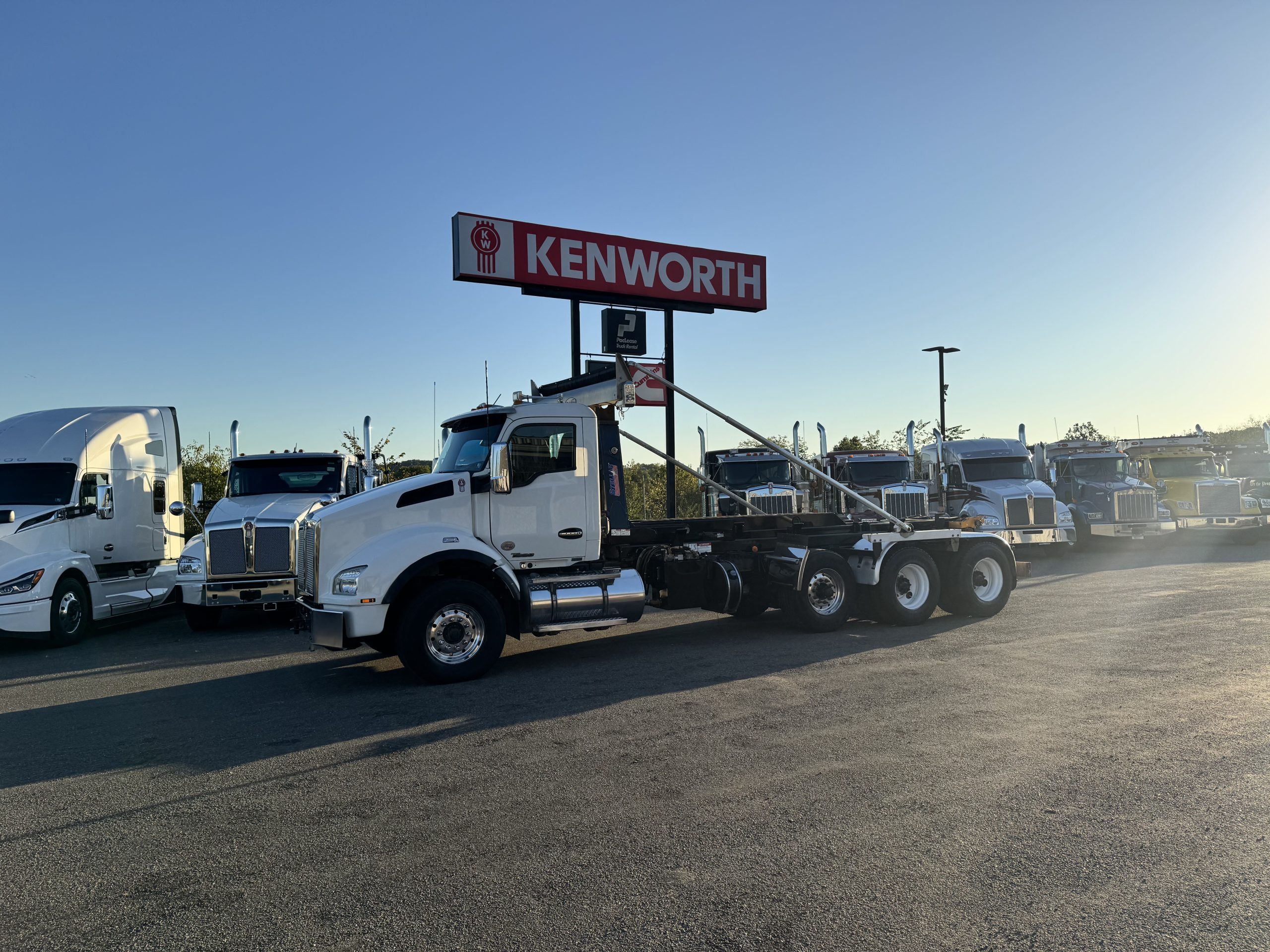 2020 KENWORTH T880 - image 1 of 2