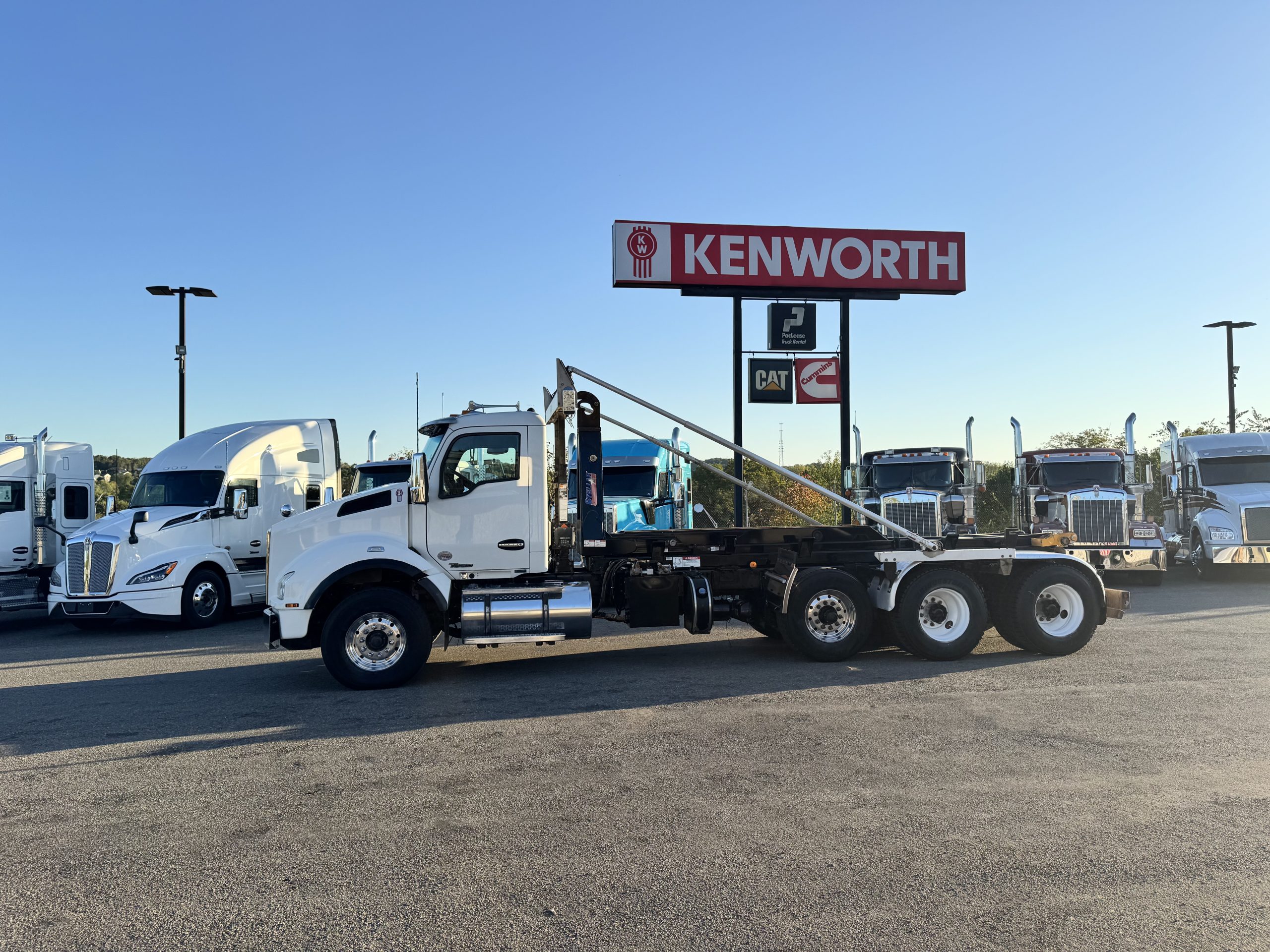 2020 KENWORTH T880 - image 2 of 2