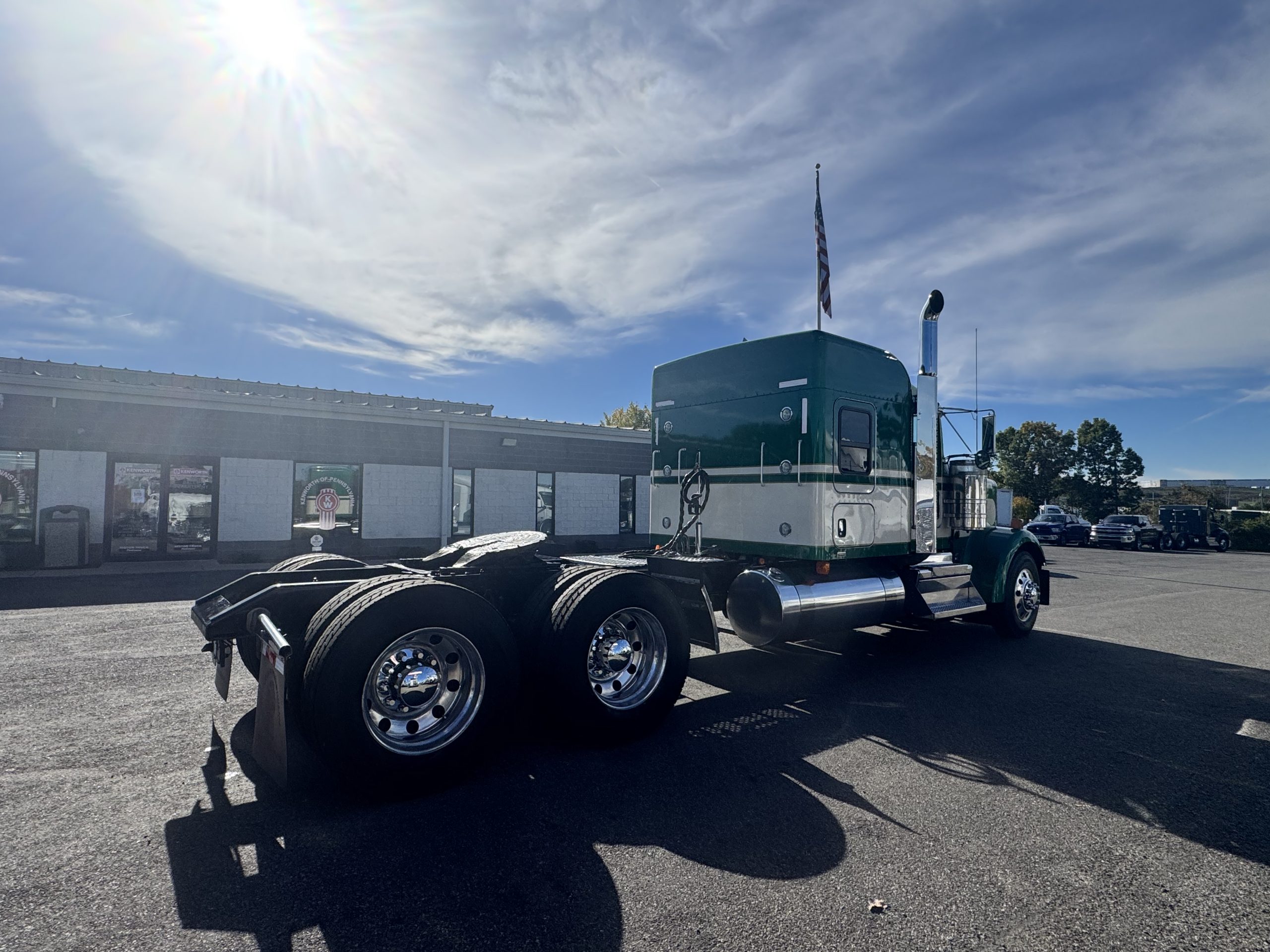 2022 KENWORTH W900L TV491983-05 2022 KENWORTH W900L TV491983-05