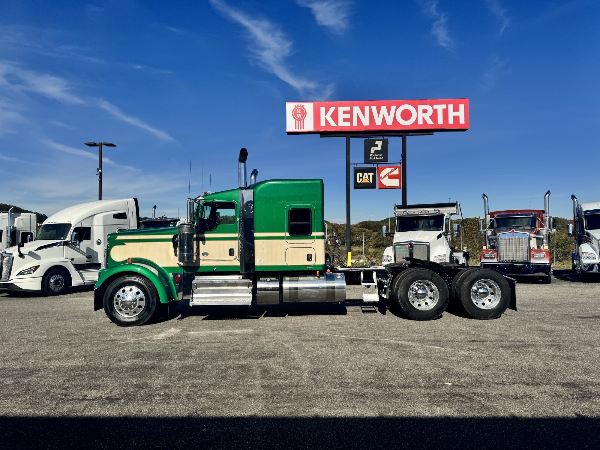 2022 KENWORTH W900L TV491983-09 2022 KENWORTH W900L TV491983-09