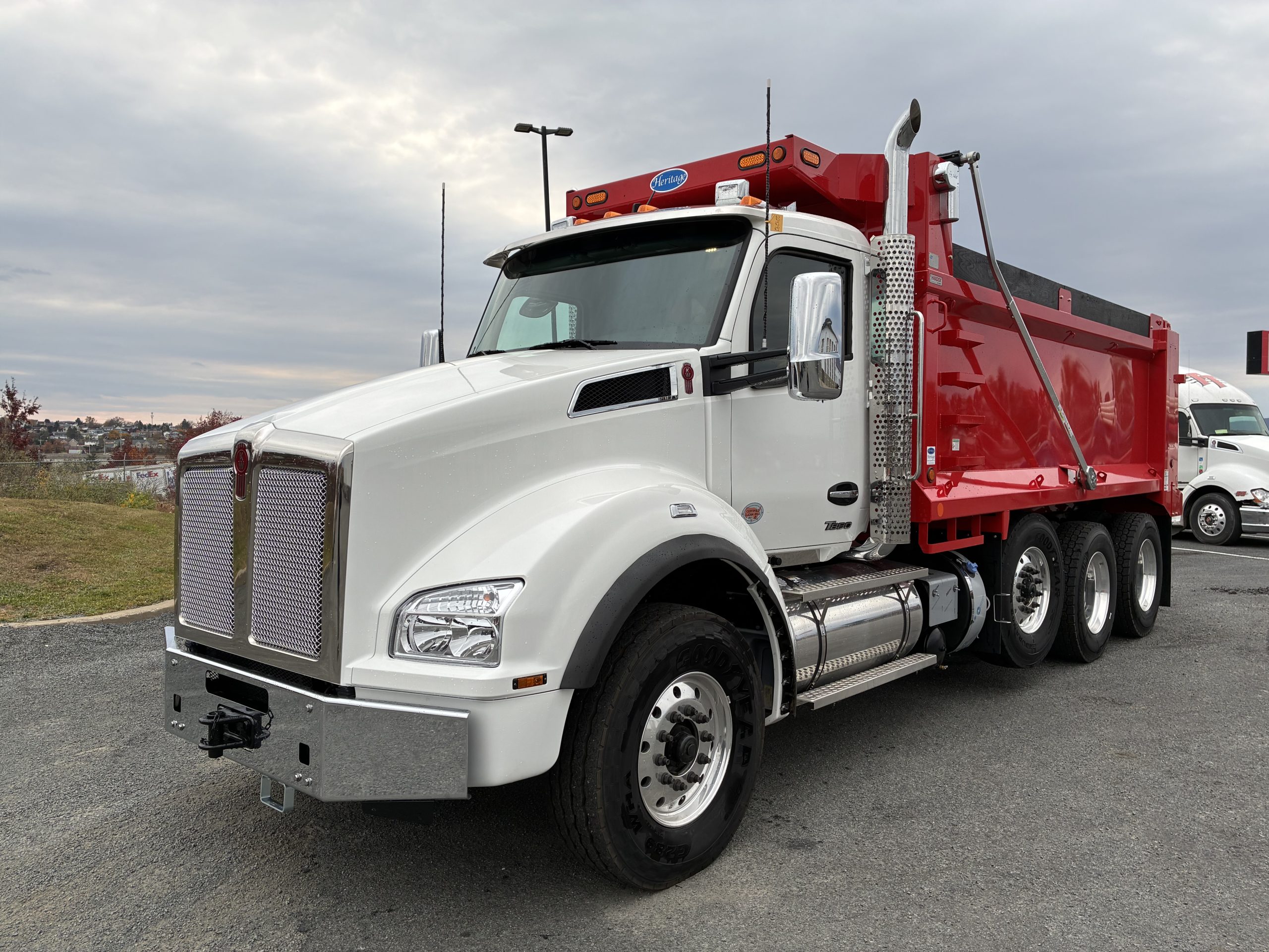 2026 KENWORTH T880 - image 1 of 6