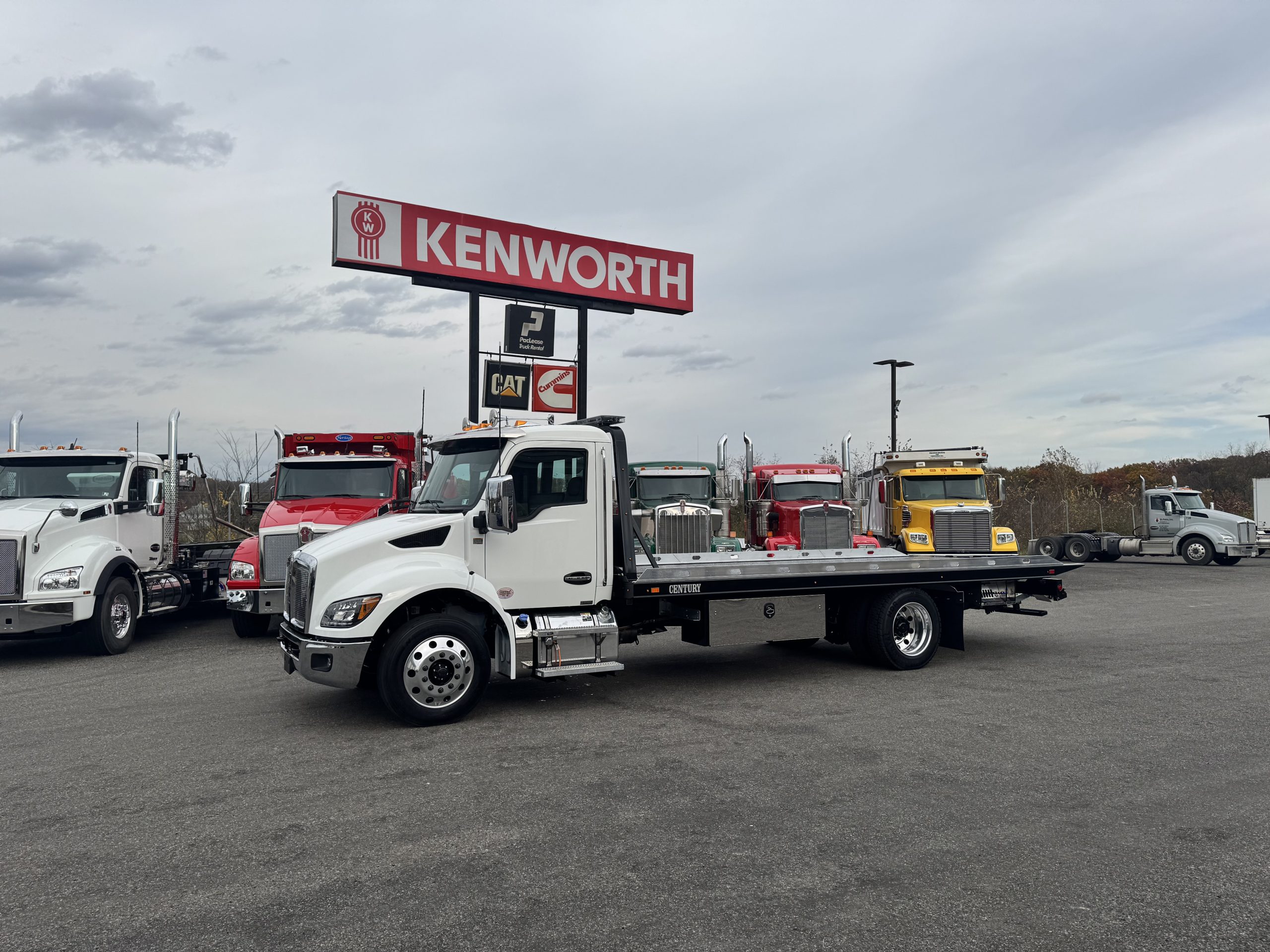 2026 KENWORTH T280 - image 1 of 6