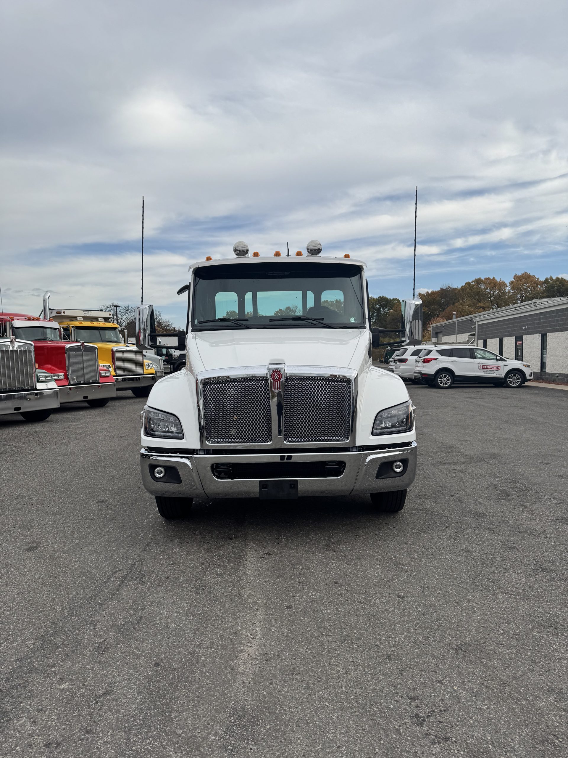 2026 KENWORTH T280 - image 2 of 6