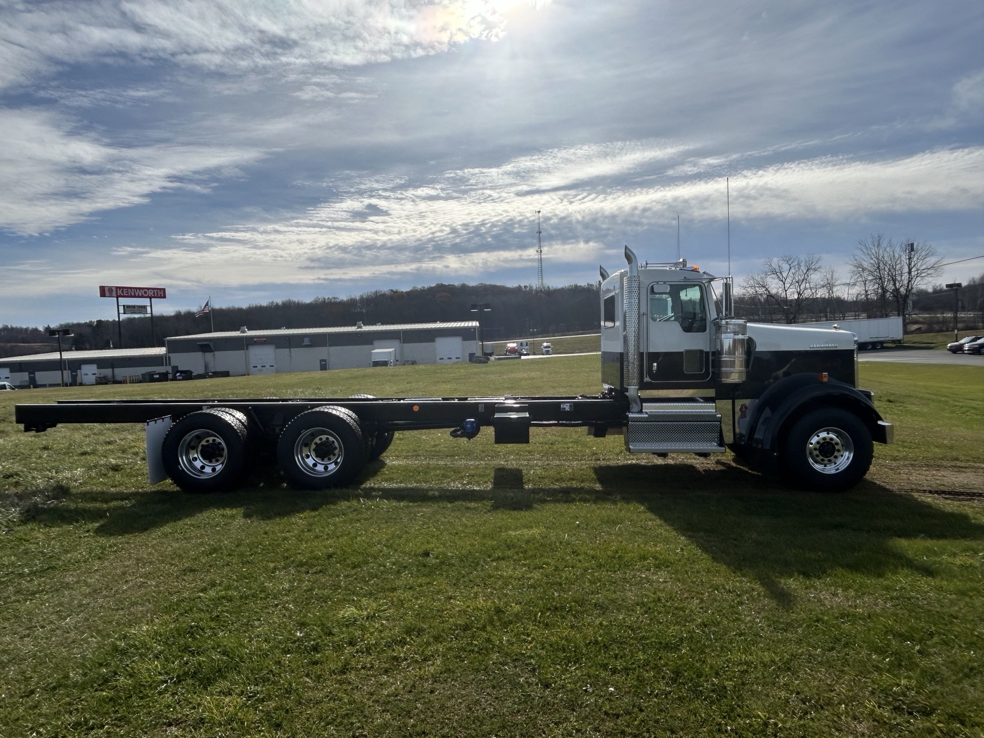2026 KENWORTH W900 2026 KENWORTH W900 - image 5 of 6