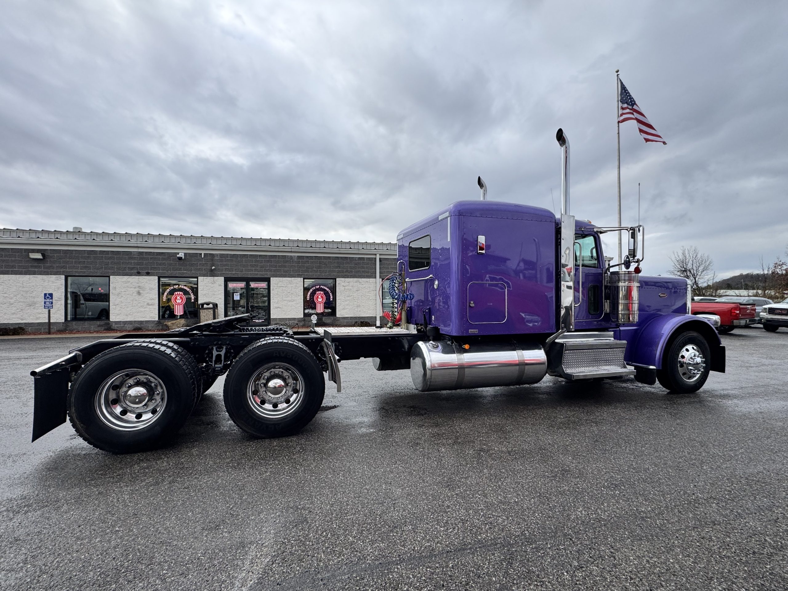 2022 PETERBILT 389 - image 5 of 6