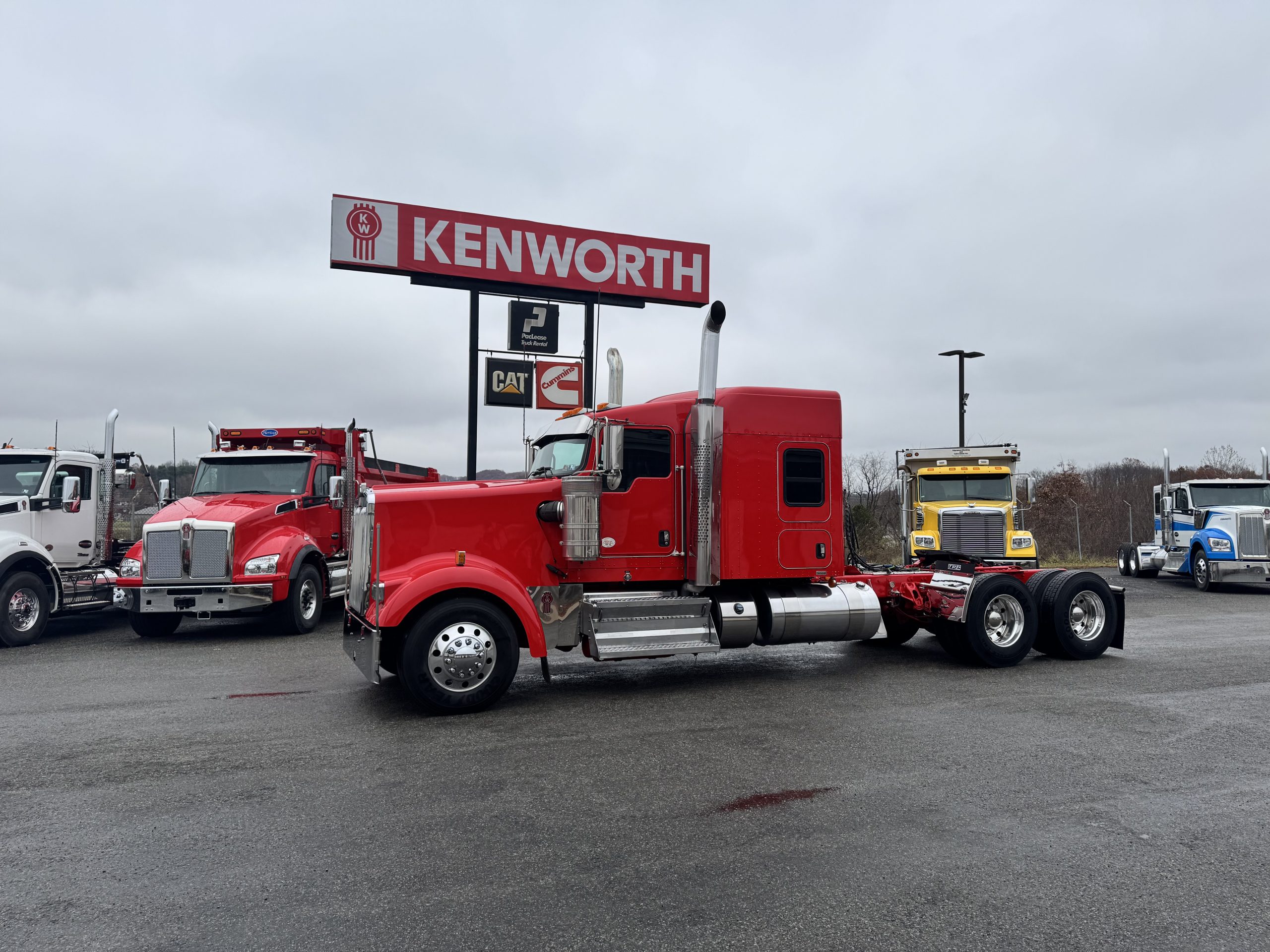 2021 KENWORTH W900L - image 1 of 6