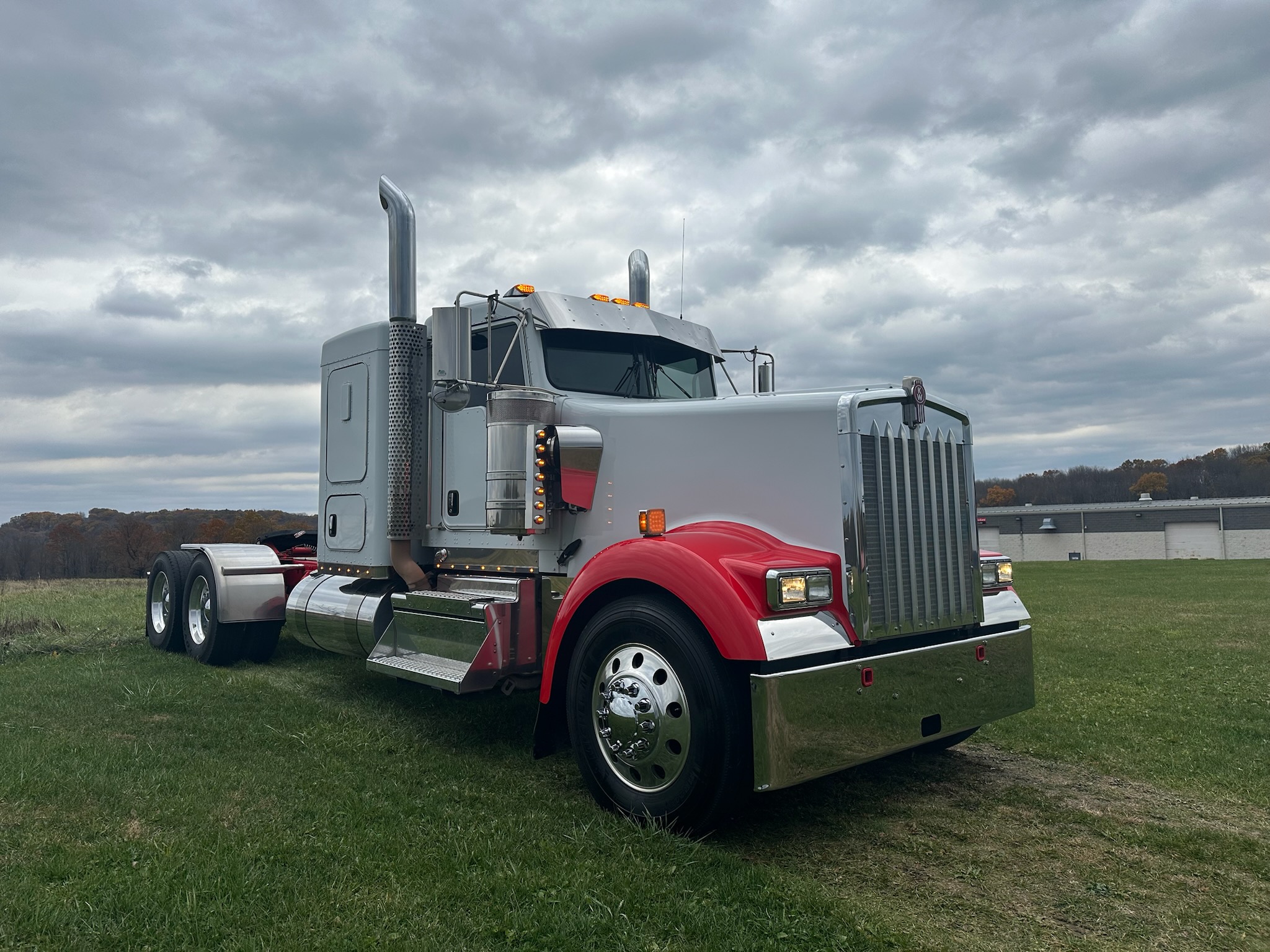 2022 KENWORTH W900L TV490368-07 2022 KENWORTH W900L TV490368-07