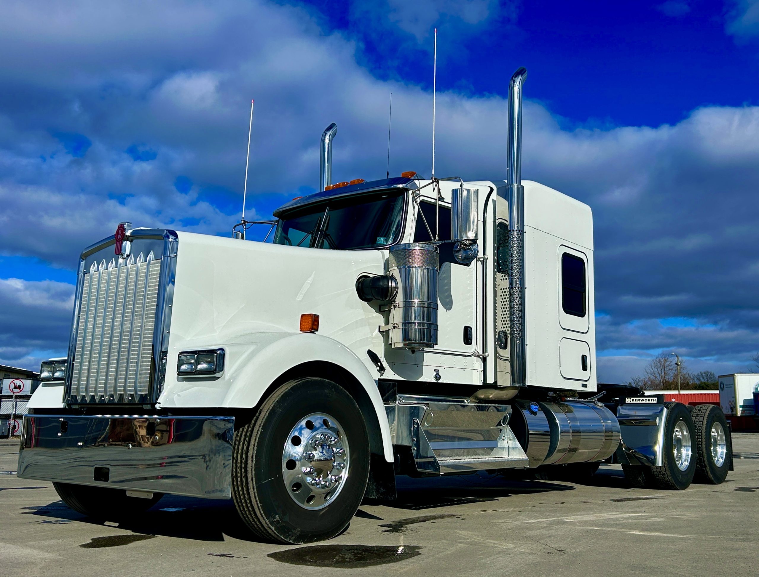 2026 KENWORTH W900L KC225192-09 2026 KENWORTH W900L KC225192-09
