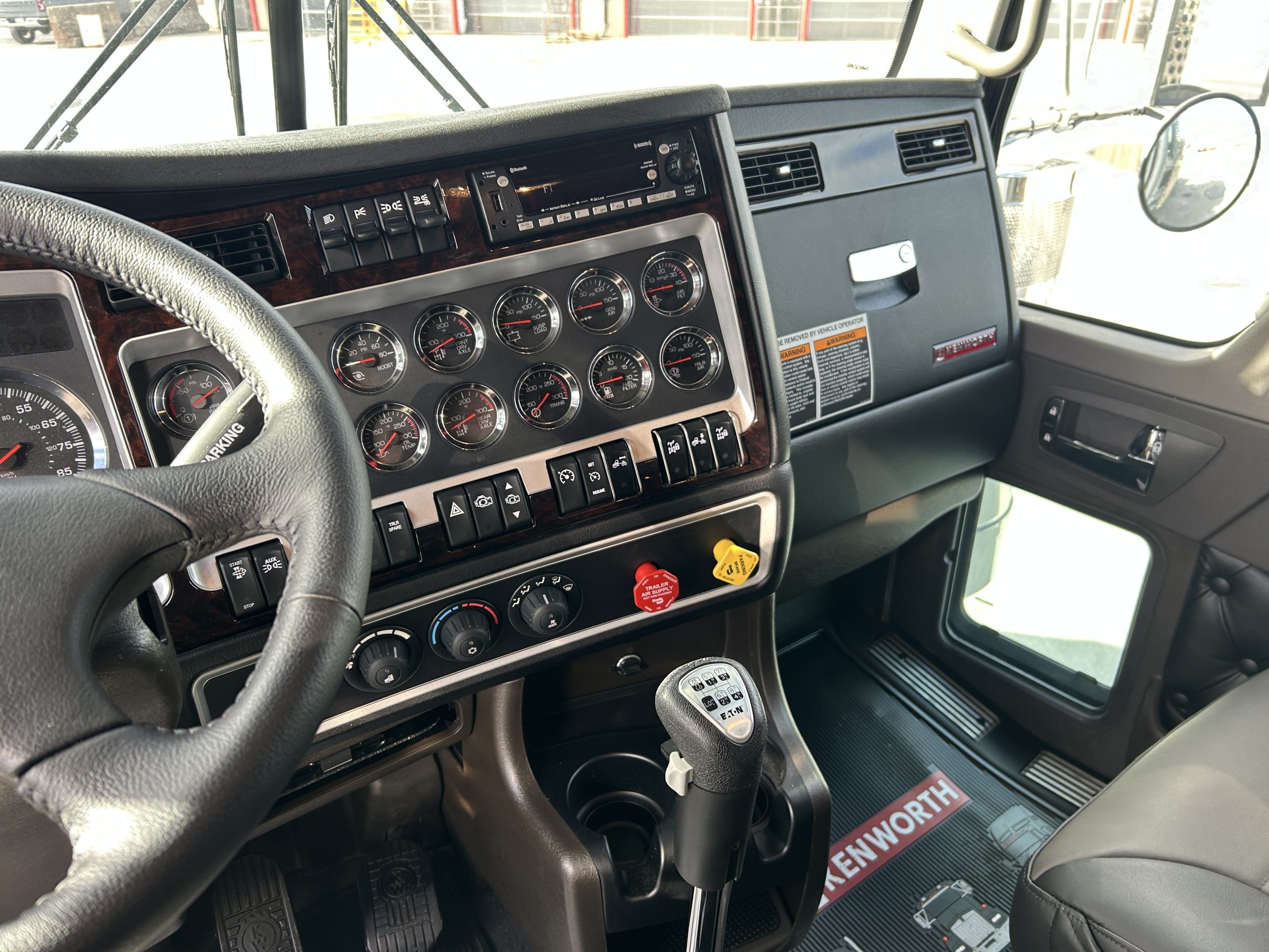 2026 KENWORTH W900L KC225192-12 2026 KENWORTH W900L KC225192-12