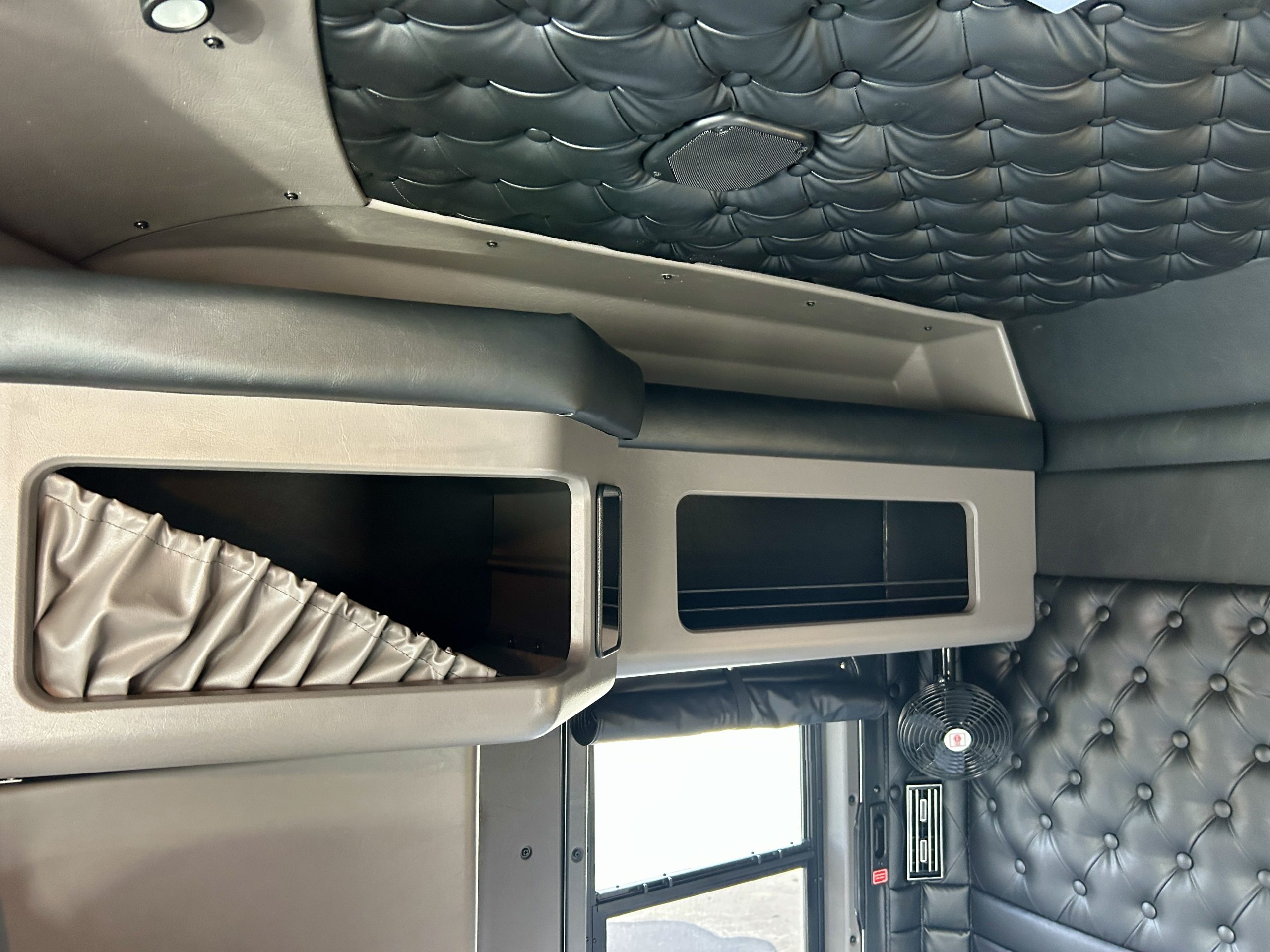 2026 KENWORTH W900L KC225192-16 2026 KENWORTH W900L KC225192-16