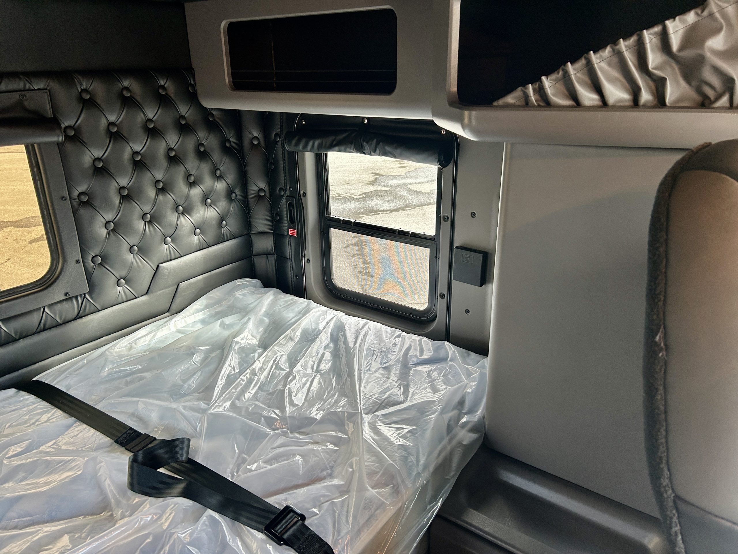 2026 KENWORTH W900L KC225192-18 2026 KENWORTH W900L KC225192-18