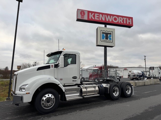 2026 KENWORTH T880 2026 KENWORTH T880 - image 1 of 6