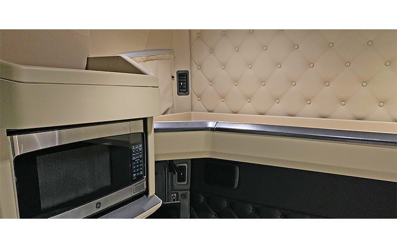 Kenworth T680 - image 5 of 5