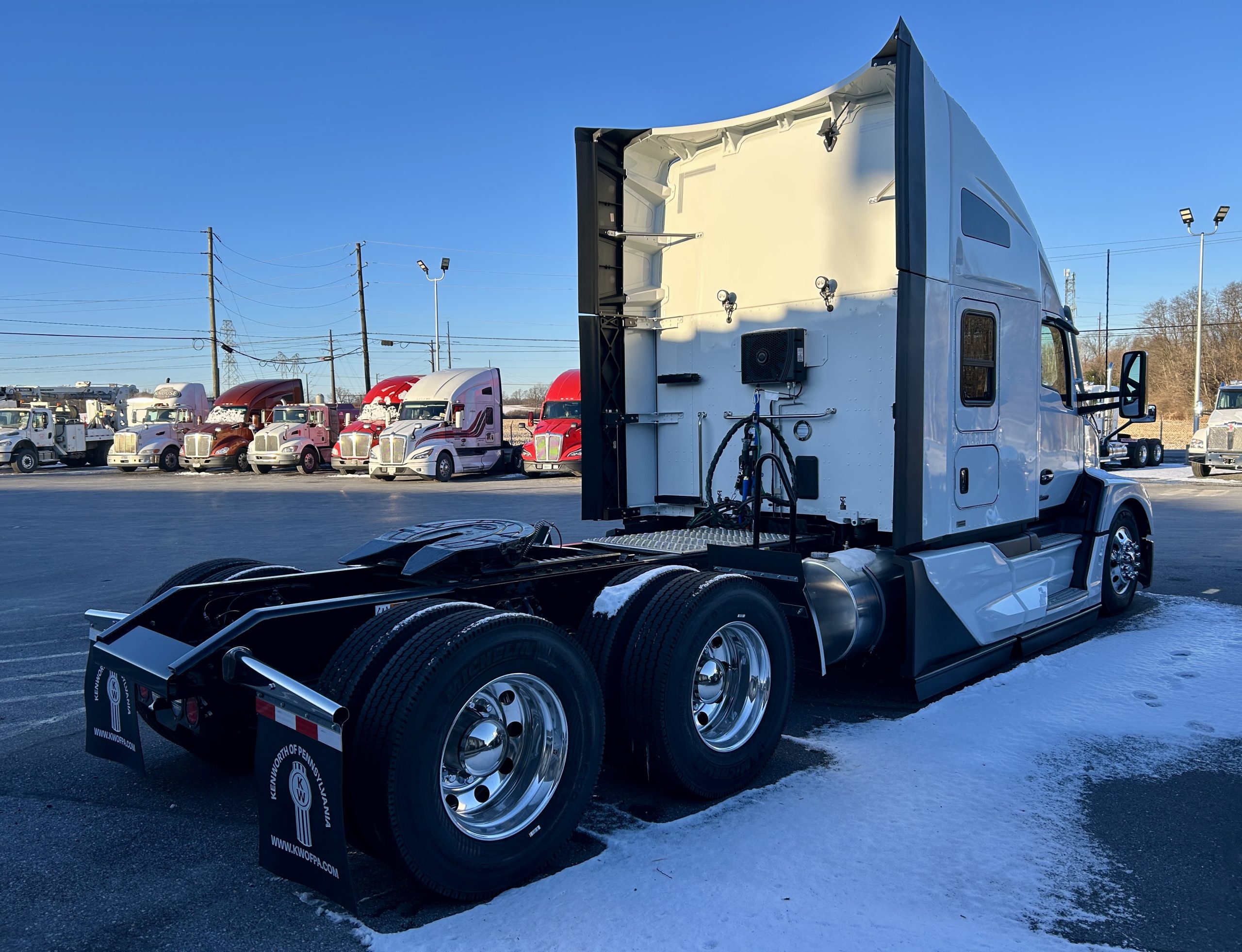 2026 KENWORTH T680 2026 KENWORTH T680 - image 3 of 3