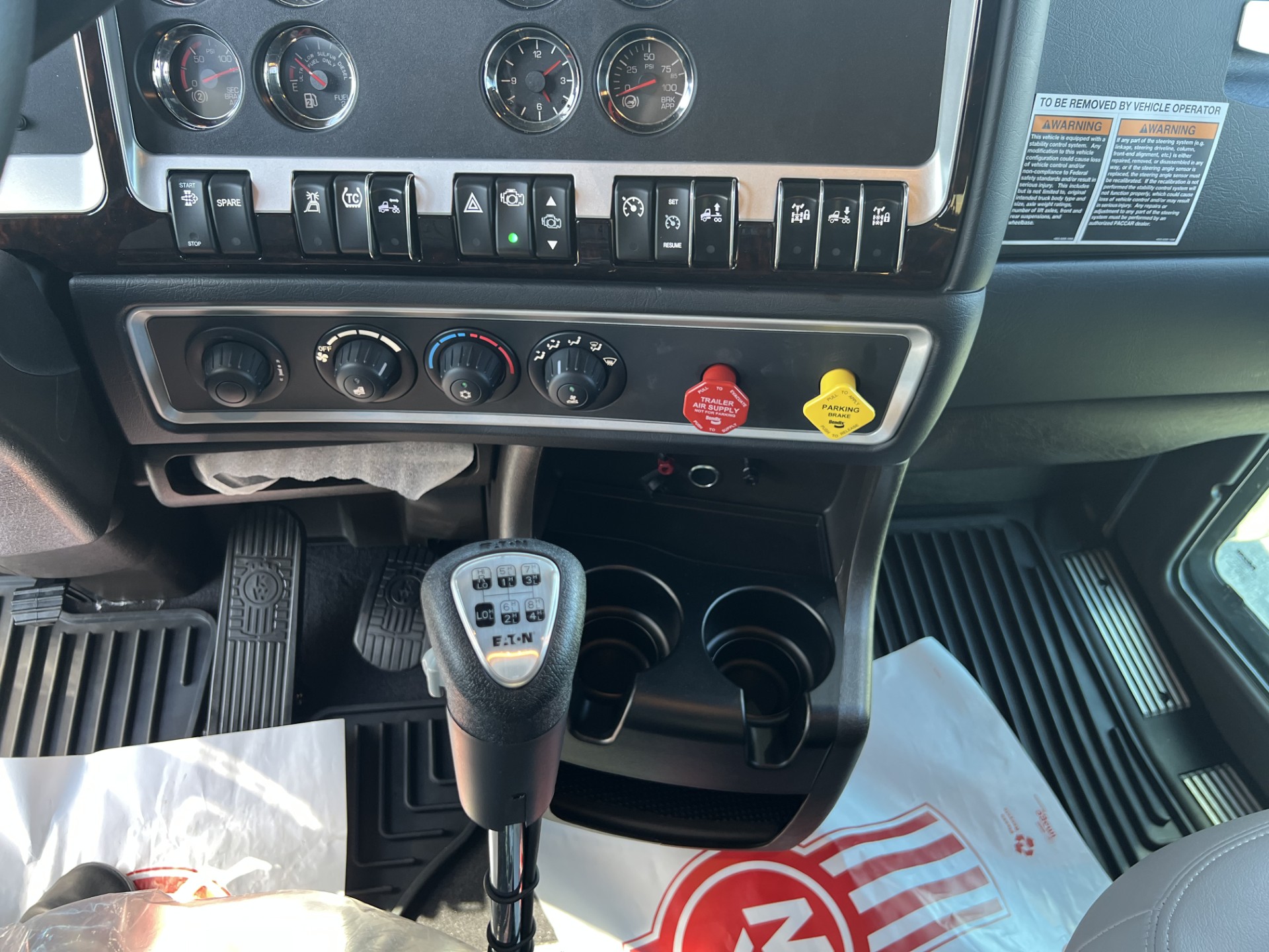 2026 KENWORTH W900L KD218572-10 2026 KENWORTH W900L KD218572-10