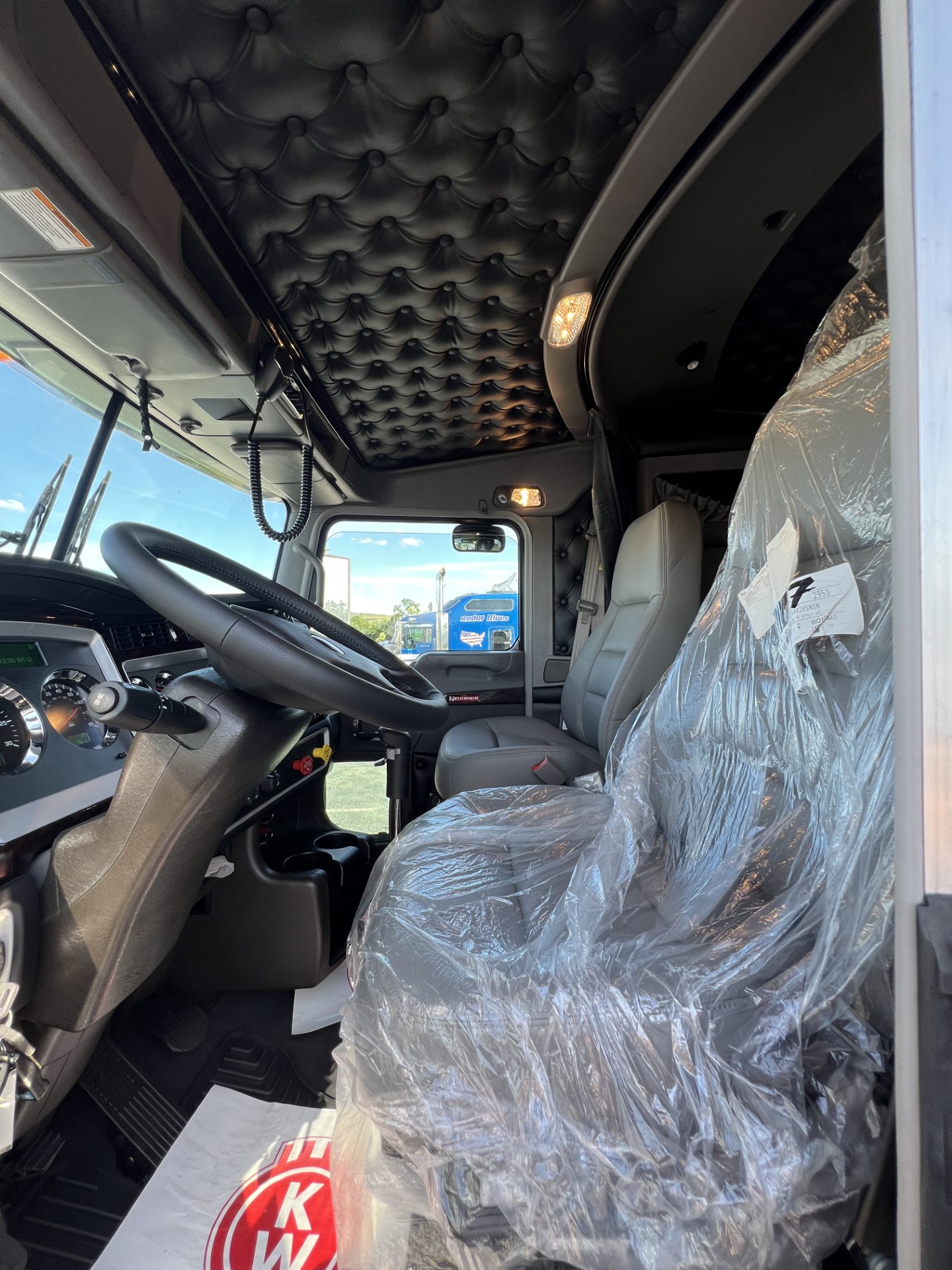 2026 KENWORTH W900L KD218572-13 2026 KENWORTH W900L KD218572-13