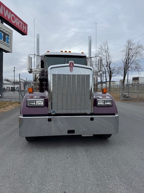 2026 KENWORTH W900L KD218572-17 2026 KENWORTH W900L KD218572-17
