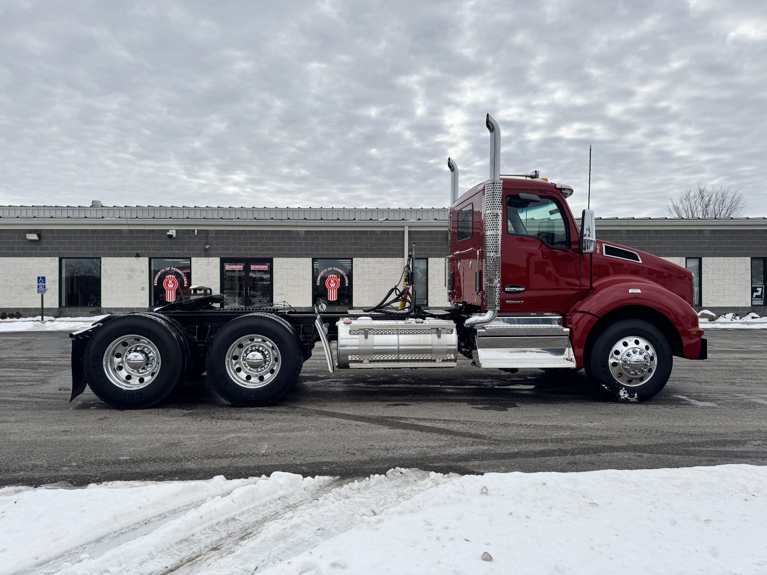 2026 KENWORTH T880 - image 4 of 6