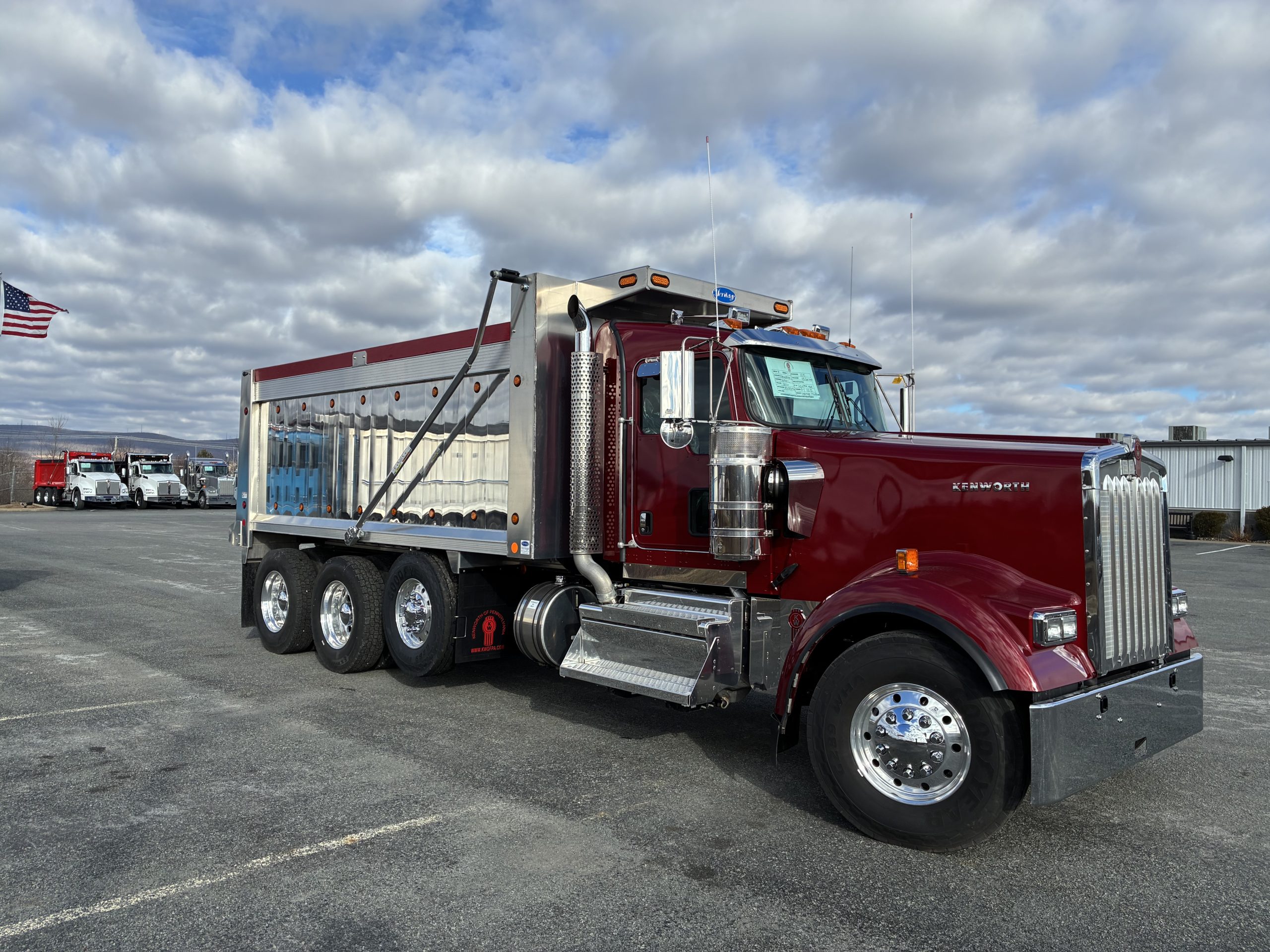 2026 KENWORTH W900 - image 3 of 6