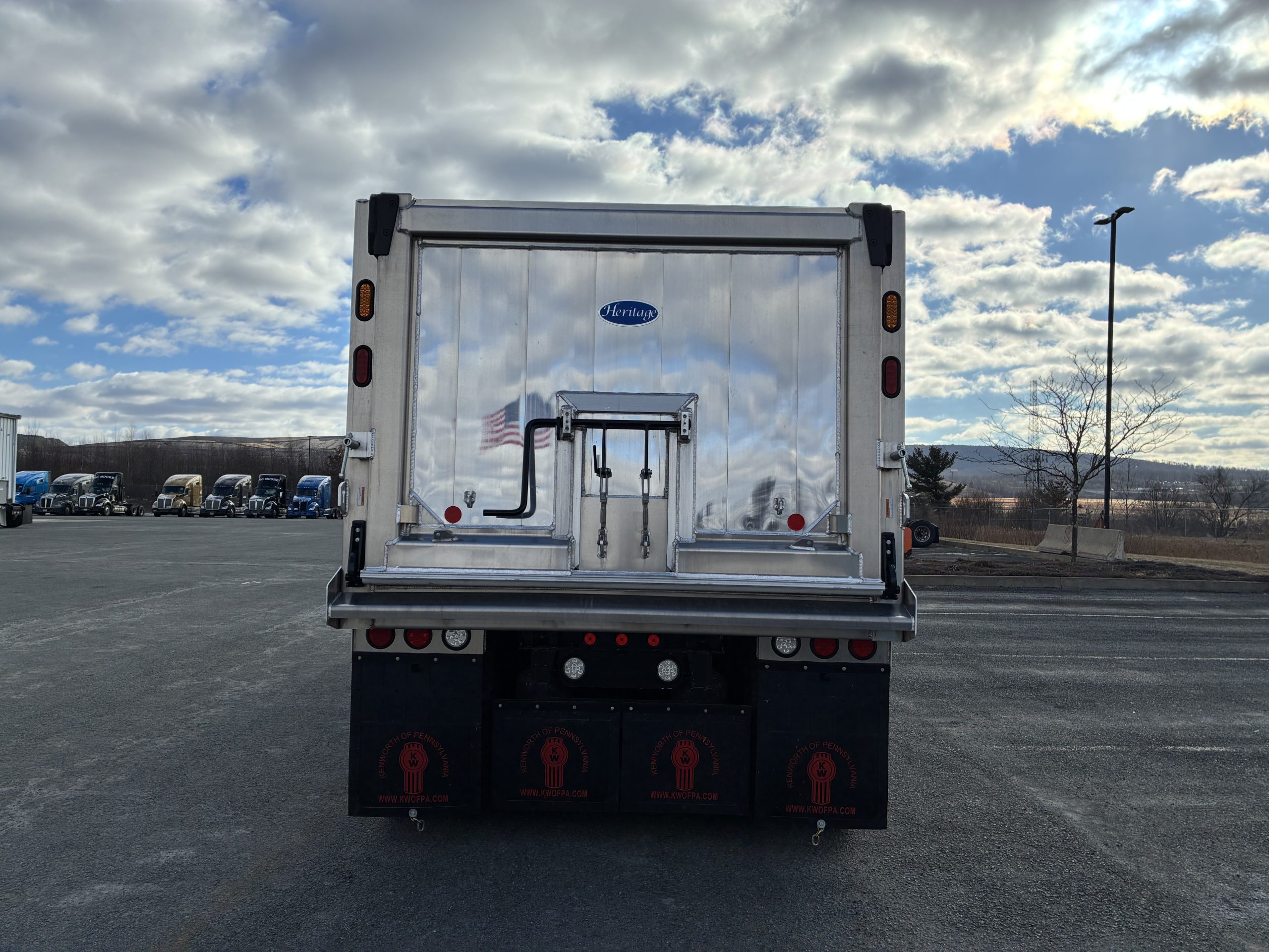 2026 KENWORTH W900 - image 6 of 6