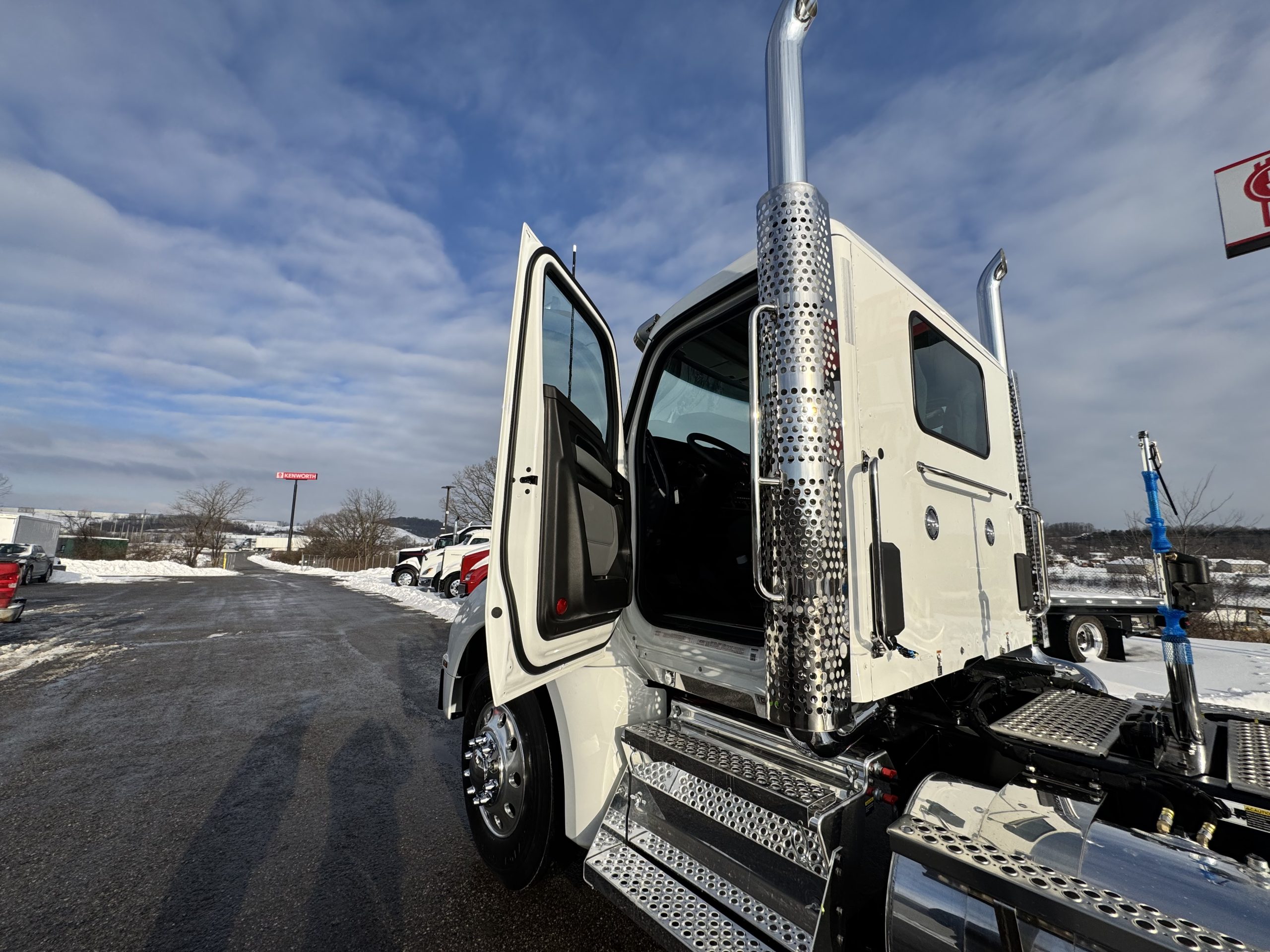 2027 KENWORTH T880 KN236456-10 2027 KENWORTH T880 KN236456-10
