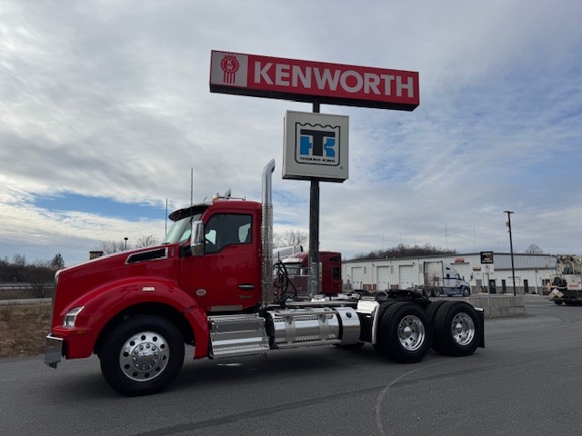 2025 KENWORTH T880 2025 KENWORTH T880 - image 1 of 6