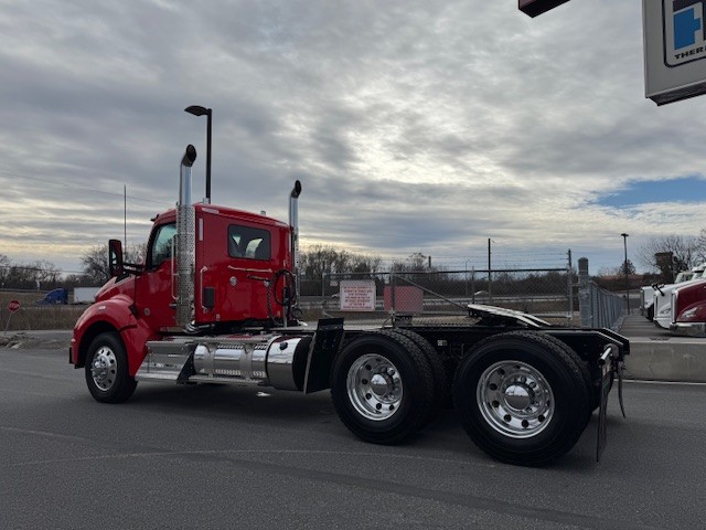 2025 KENWORTH T880 2025 KENWORTH T880 - image 2 of 6