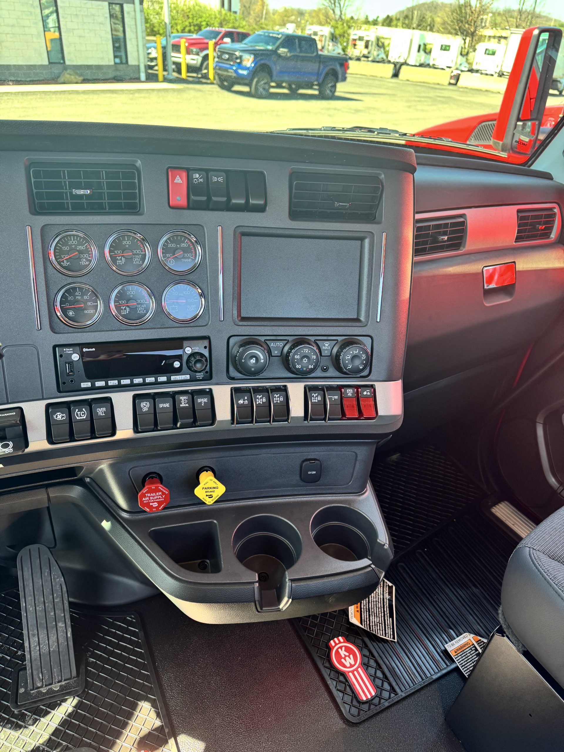 2025 KENWORTH T880 2025 KENWORTH T880 - image 4 of 6