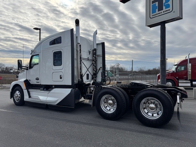 2026 KENWORTH T680 2026 KENWORTH T680 - image 2 of 6