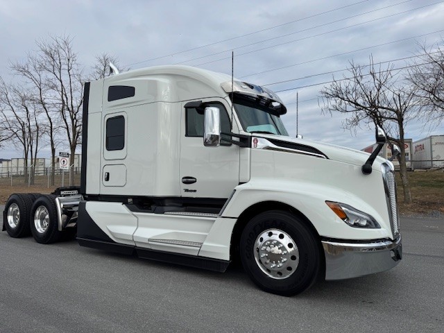 2026 KENWORTH T680 2026 KENWORTH T680 - image 2 of 6
