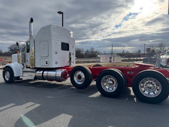 2026 KENWORTH W900 - image 2 of 6