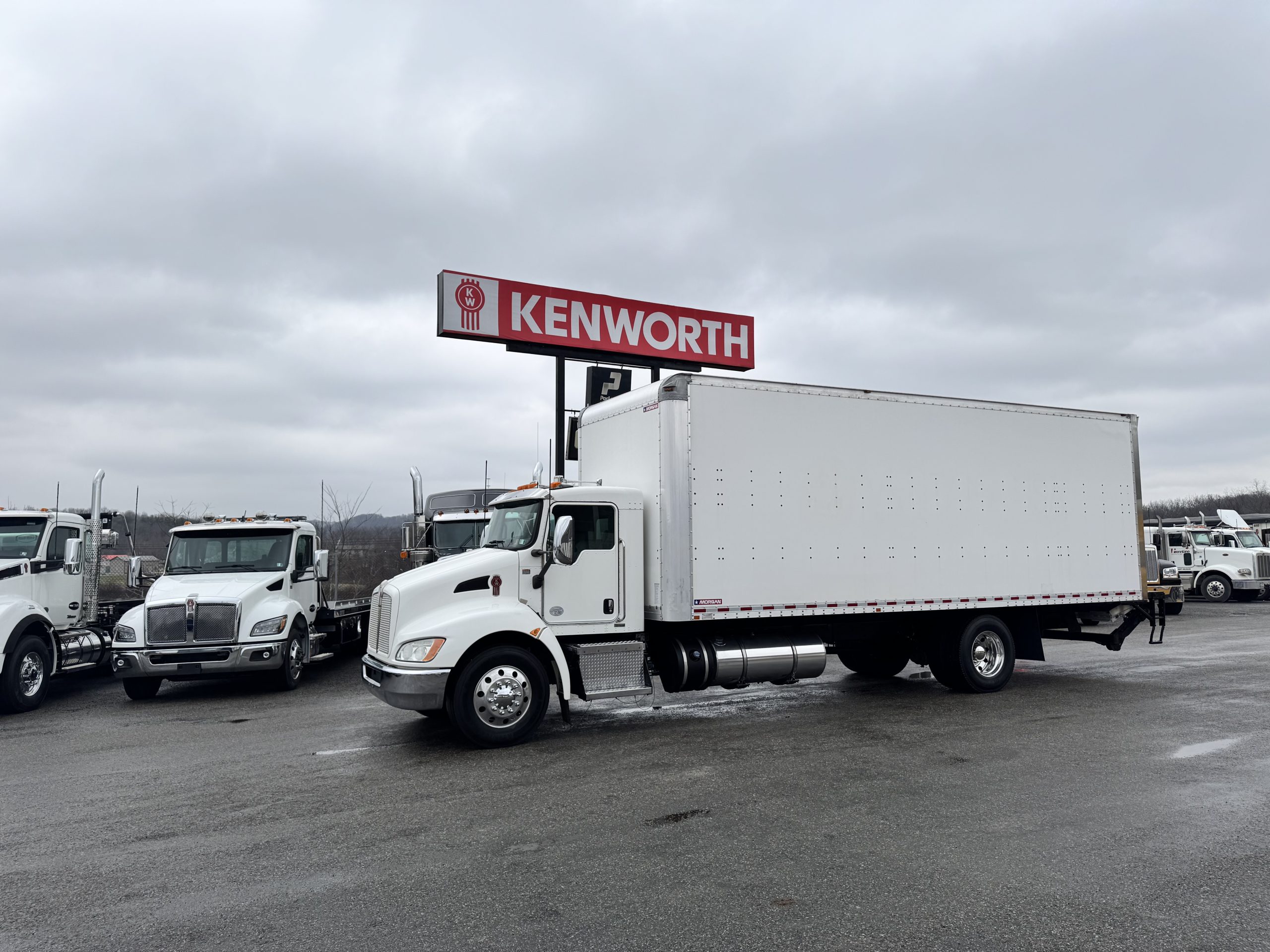 2018 KENWORTH T370 2018 KENWORTH T370 - image 1 of 6