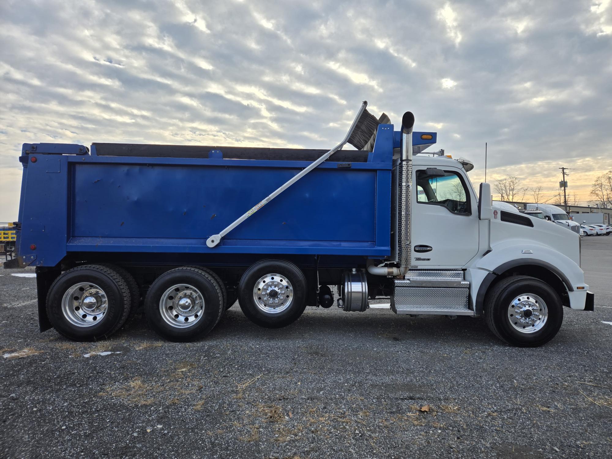 2023 KENWORTH T880 - image 6 of 6