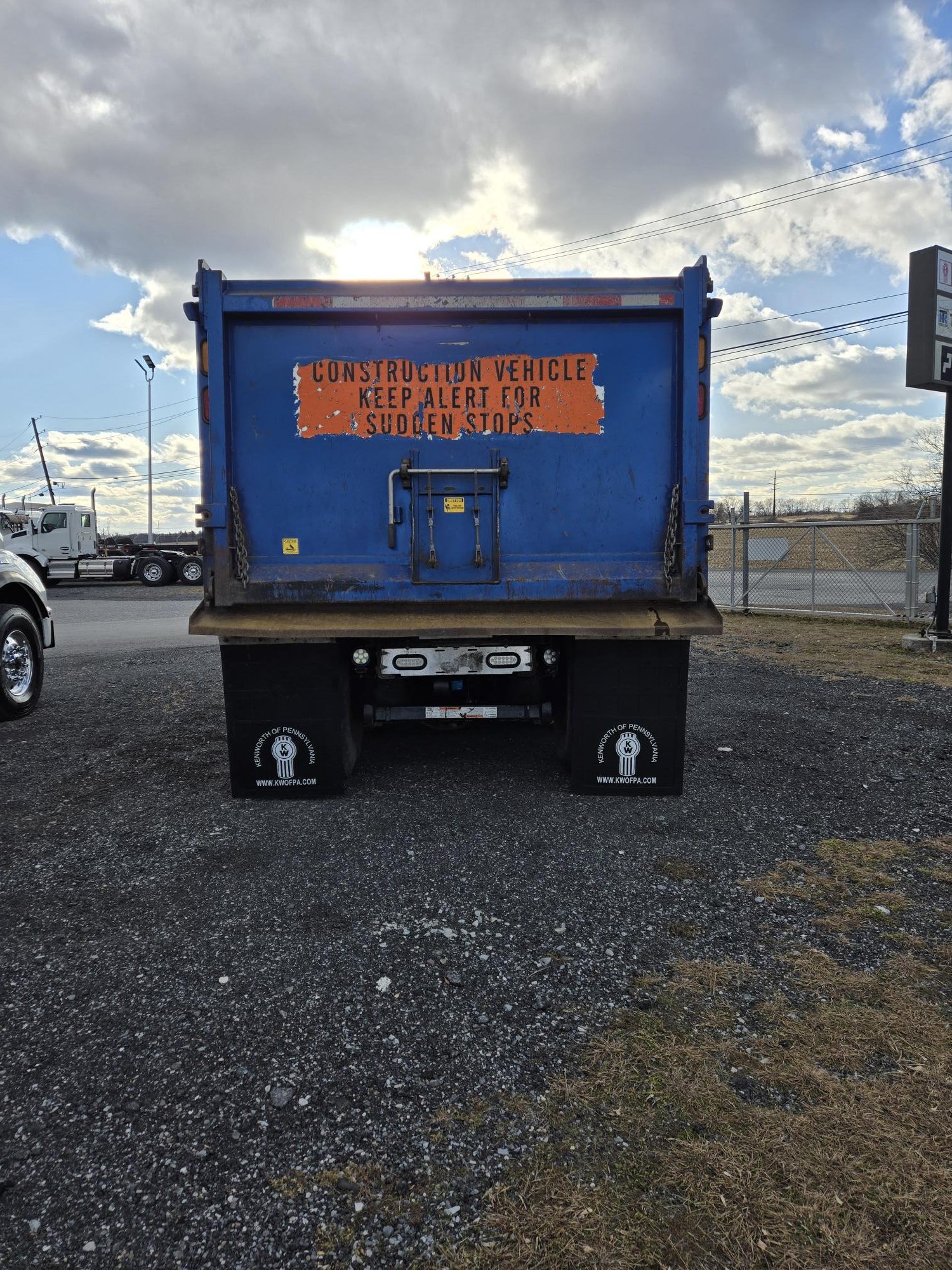 2023 KENWORTH T880 - image 4 of 6