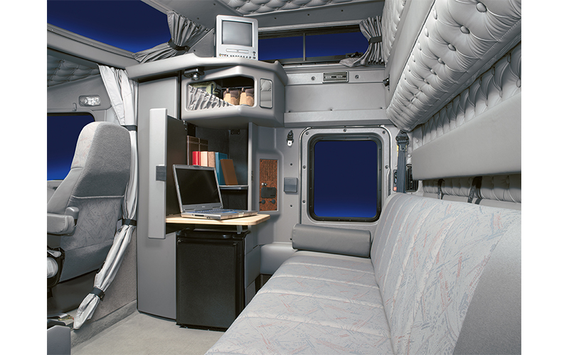 Kenworth W900L (Long Hood) - image 3 of 3