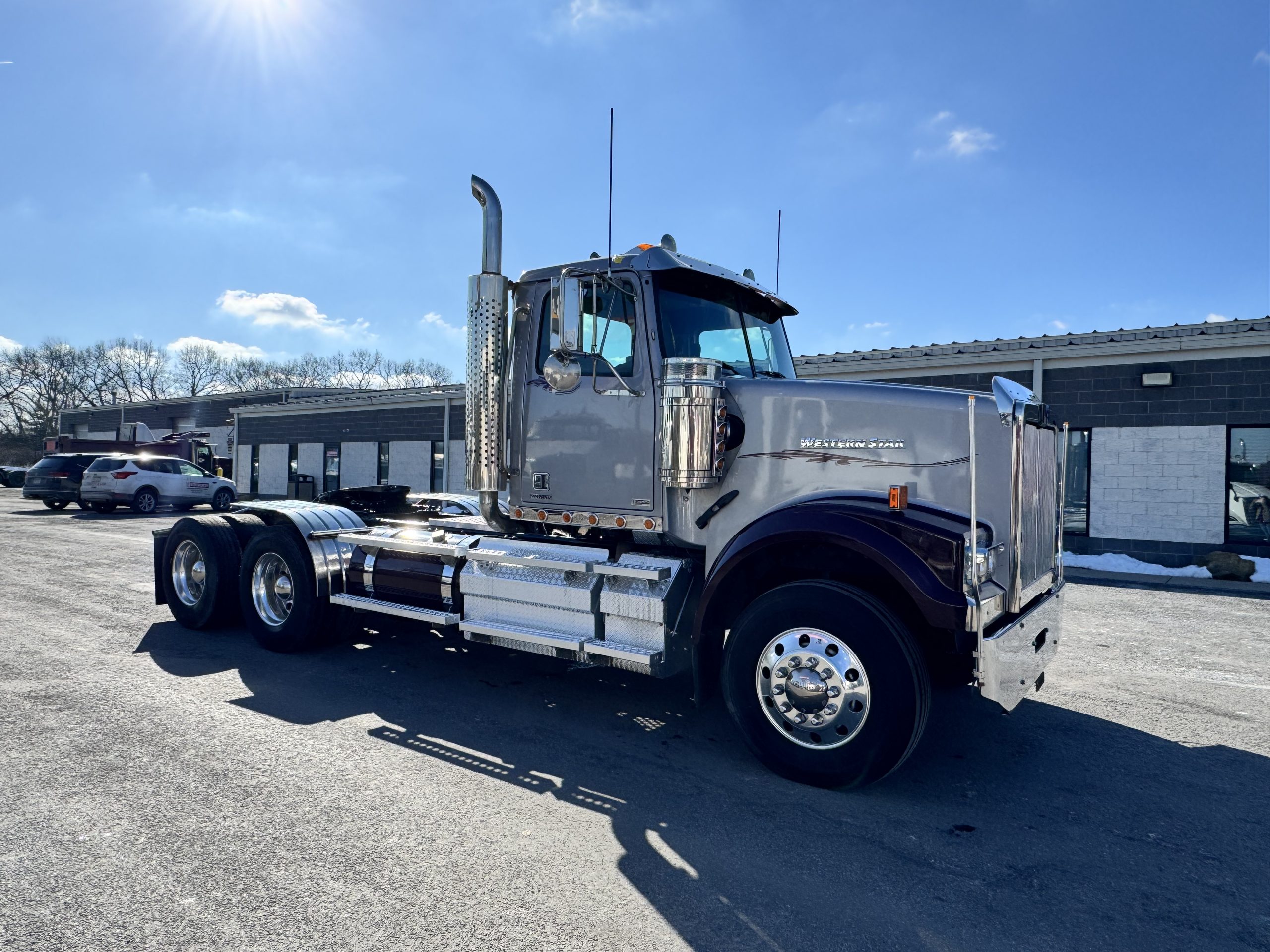 2021 WESTERN STAR 4900FA - image 3 of 6