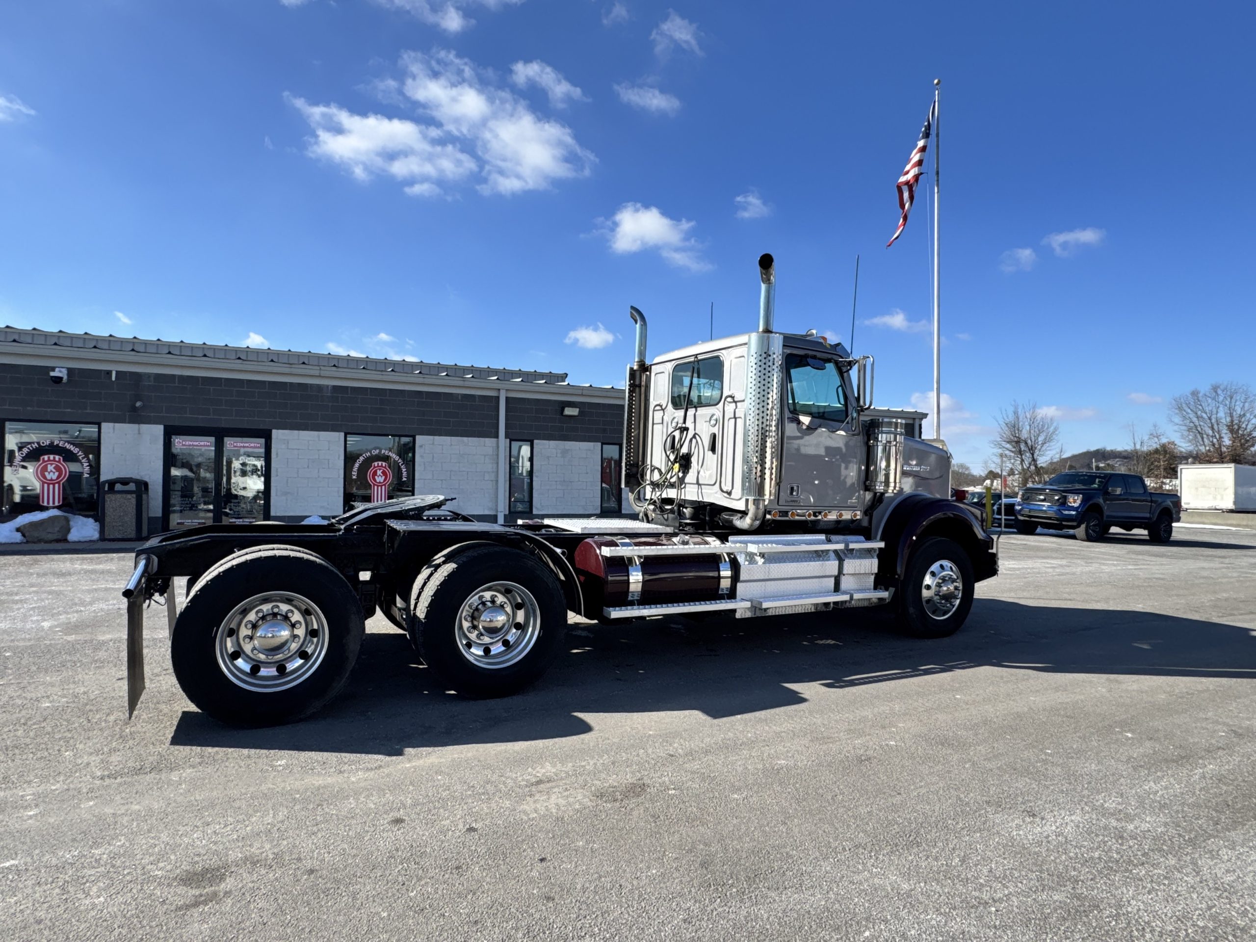 2021 WESTERN STAR 4900FA - image 5 of 6