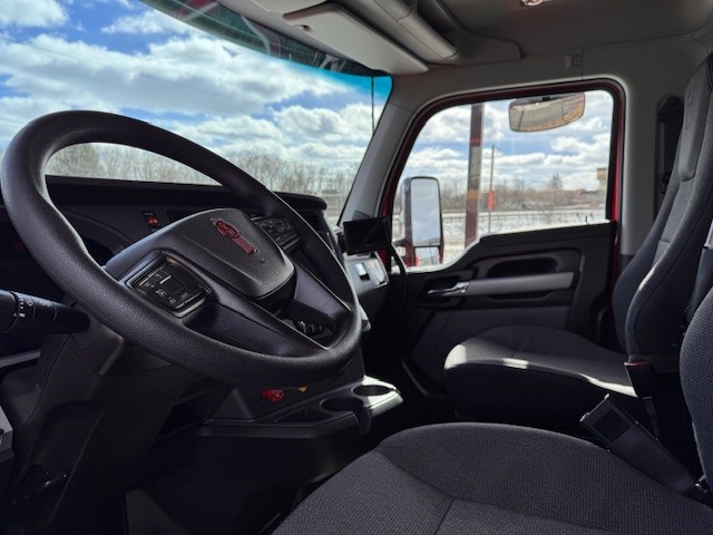 2026 KENWORTH T880 - image 6 of 6