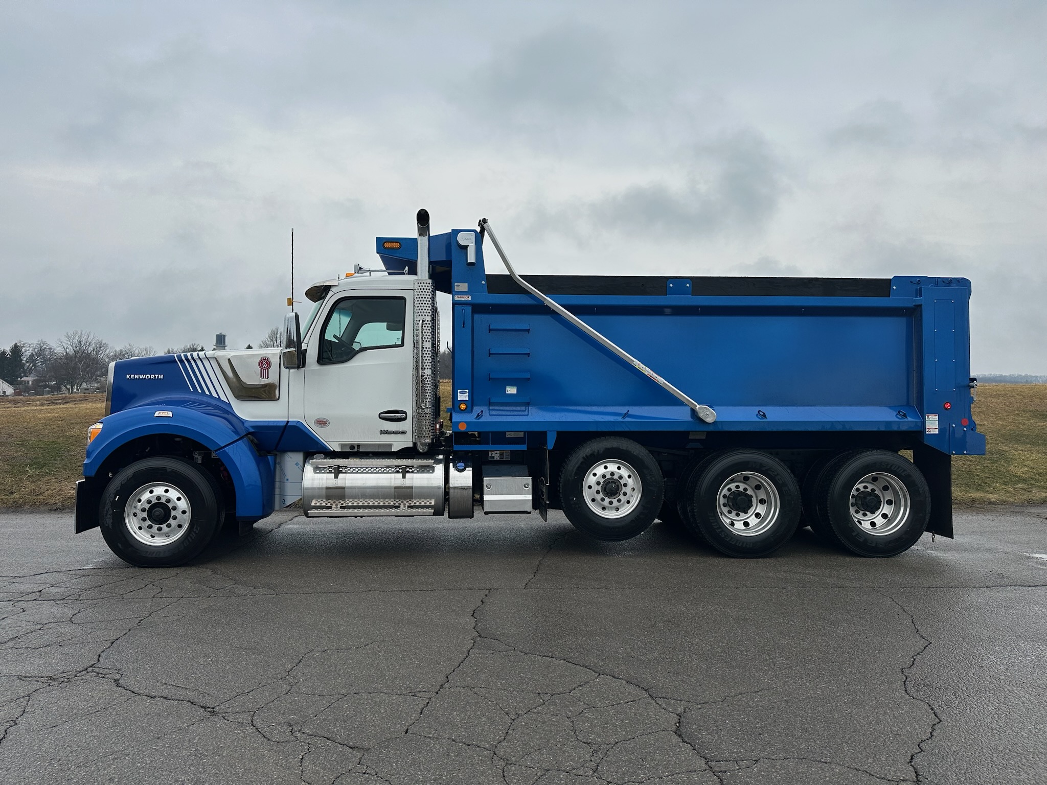 2026 KENWORTH W990 - image 2 of 6